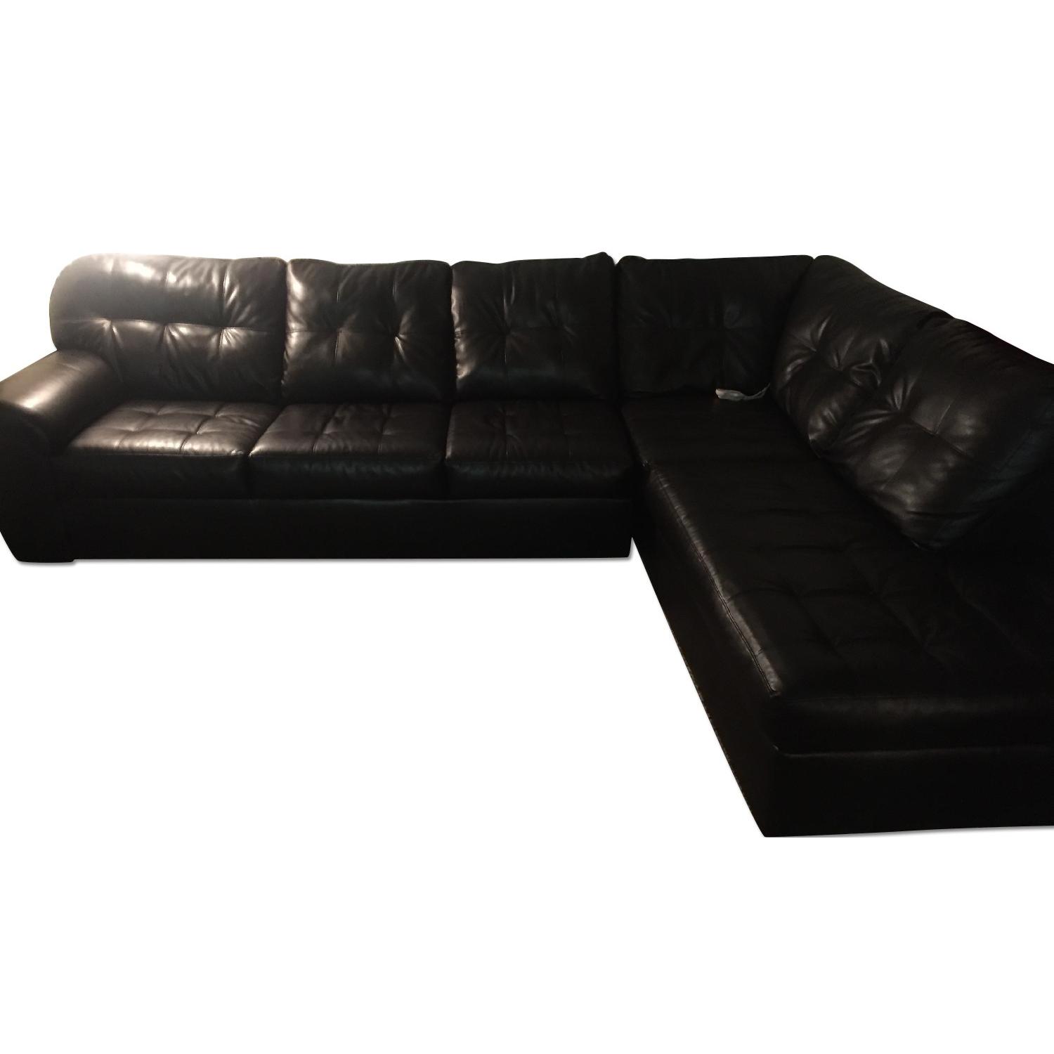 Simmons Manhattan Laf Sectional w/ Left Arm Facing Chaise - image-0