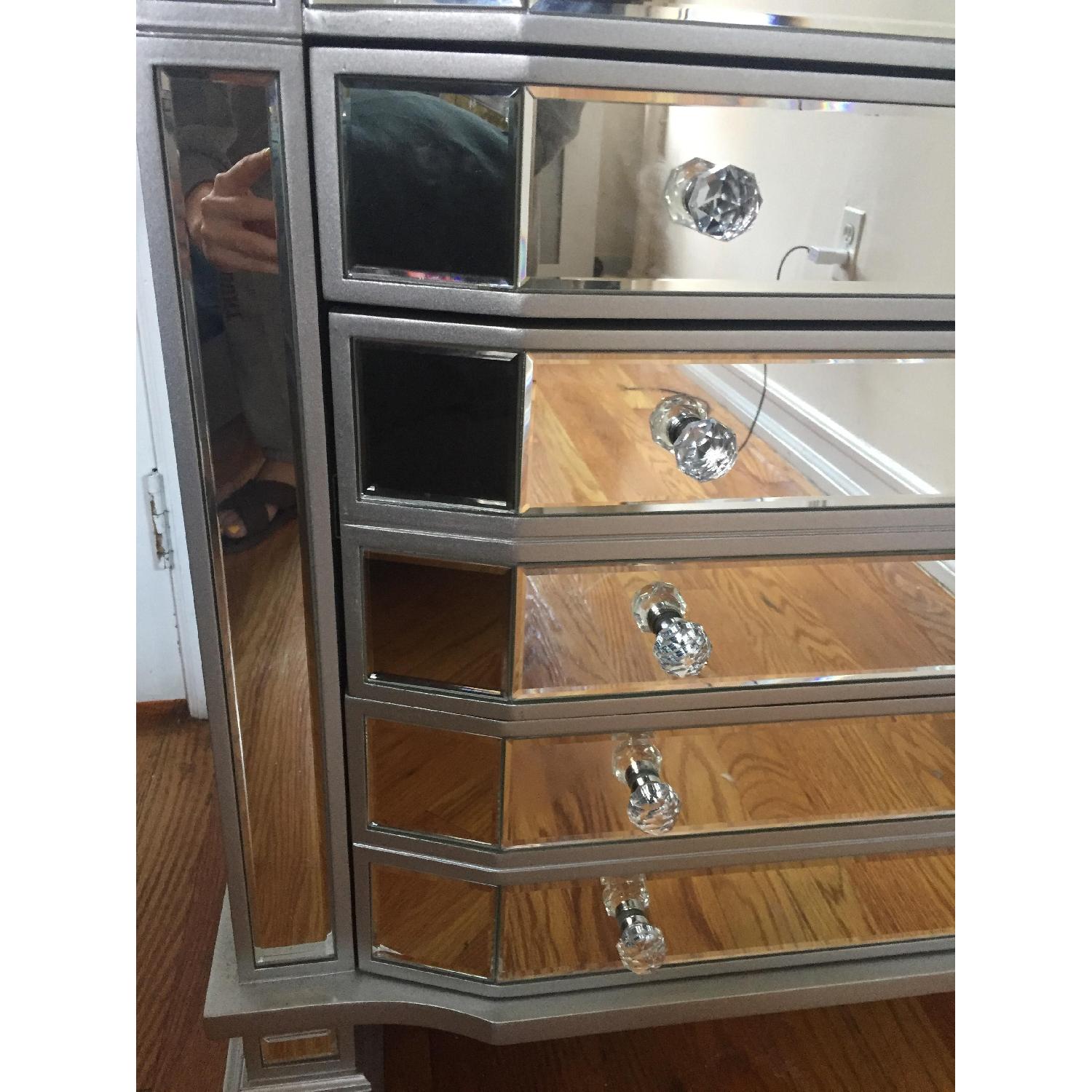 Wilton 3 Drawer Mirrored Dresser - image-3