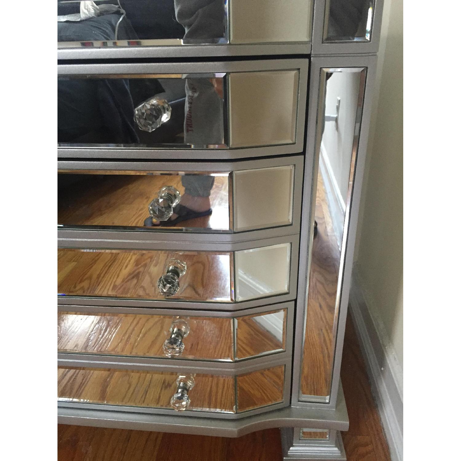 Wilton 3 Drawer Mirrored Dresser - image-6