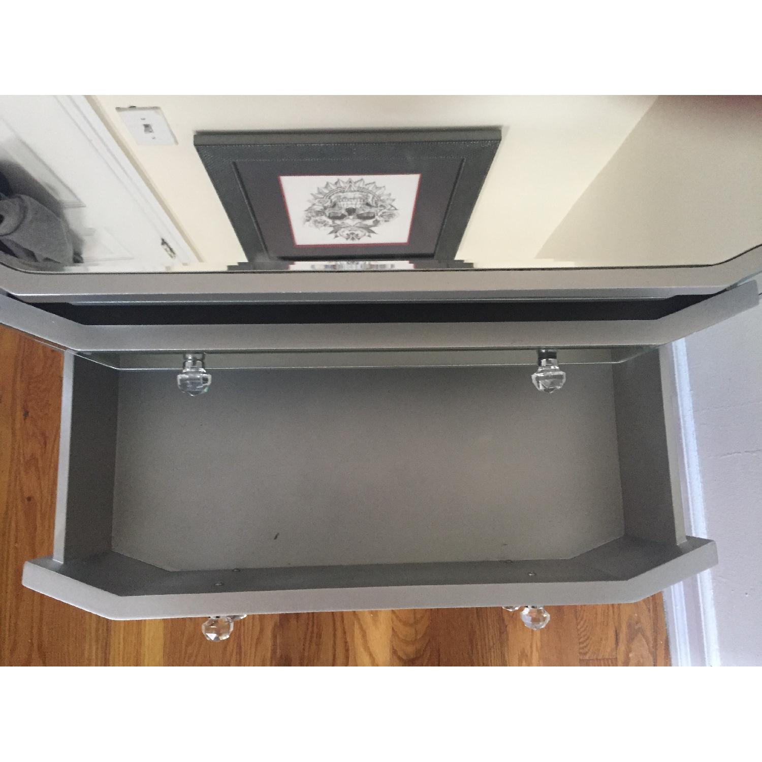 Wilton 3 Drawer Mirrored Dresser - image-7