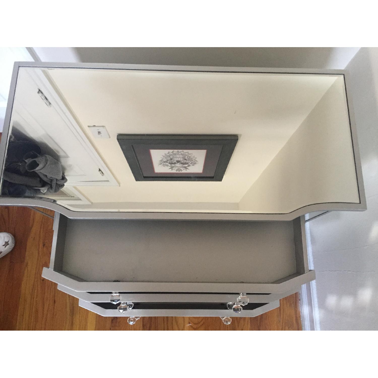 Wilton 3 Drawer Mirrored Dresser - image-8