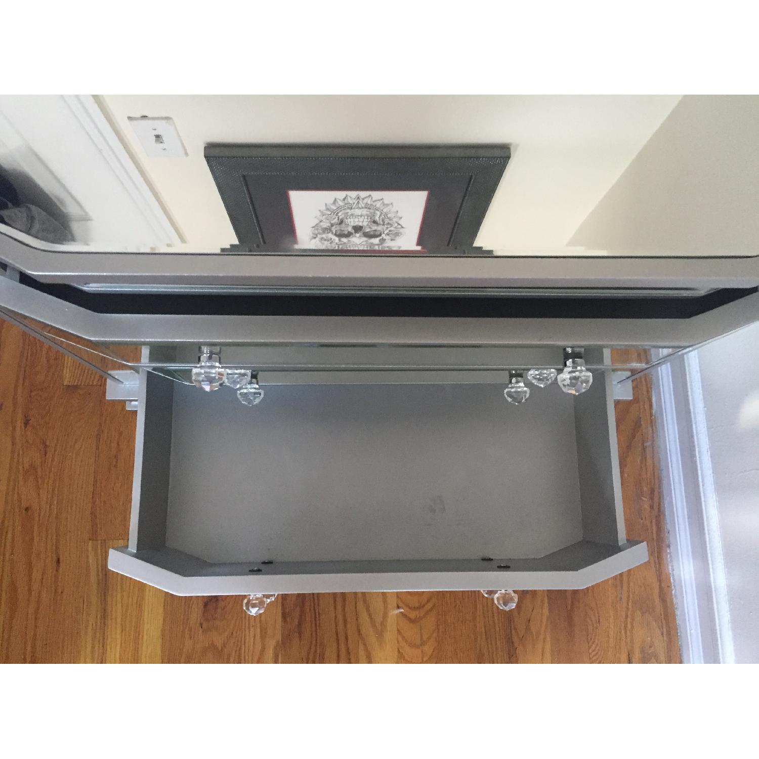 Wilton 3 Drawer Mirrored Dresser - image-10