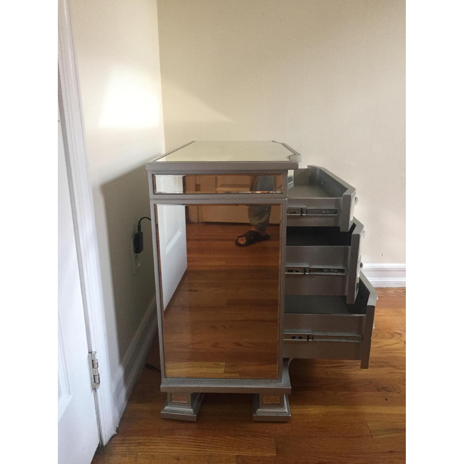 Wilton 3 Drawer Mirrored Dresser - image-13