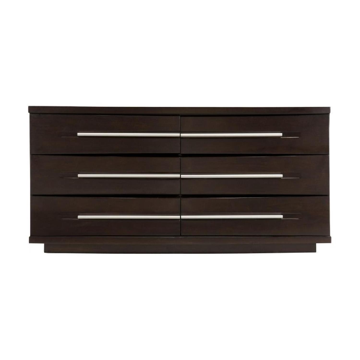 Raymour & Flanigan 4 Piece Queen Size Bedroom Set AptDeco