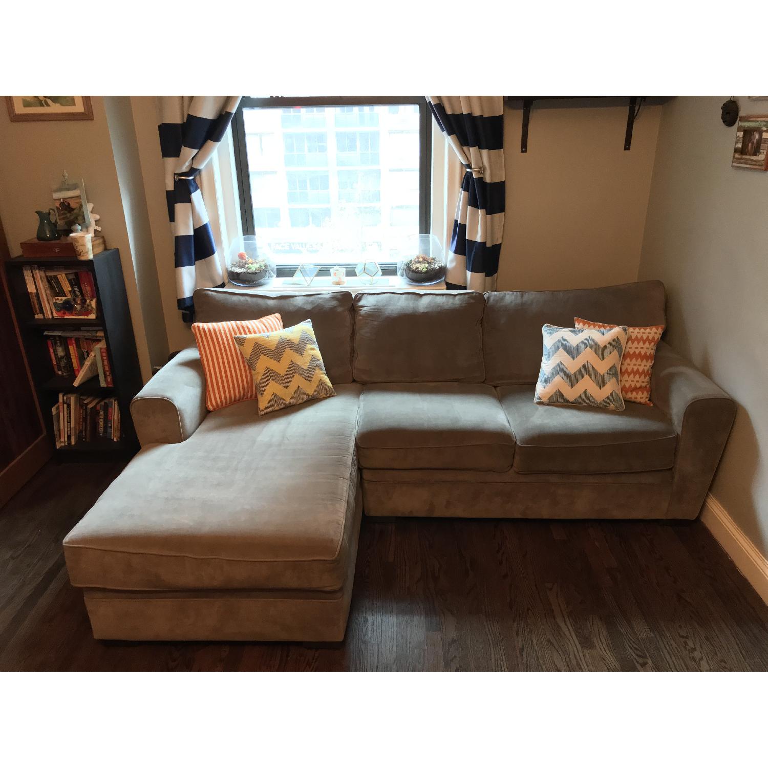 Raymour & Flanigan Artemis II Grey Sectional Sofa w/ Chaise - AptDeco