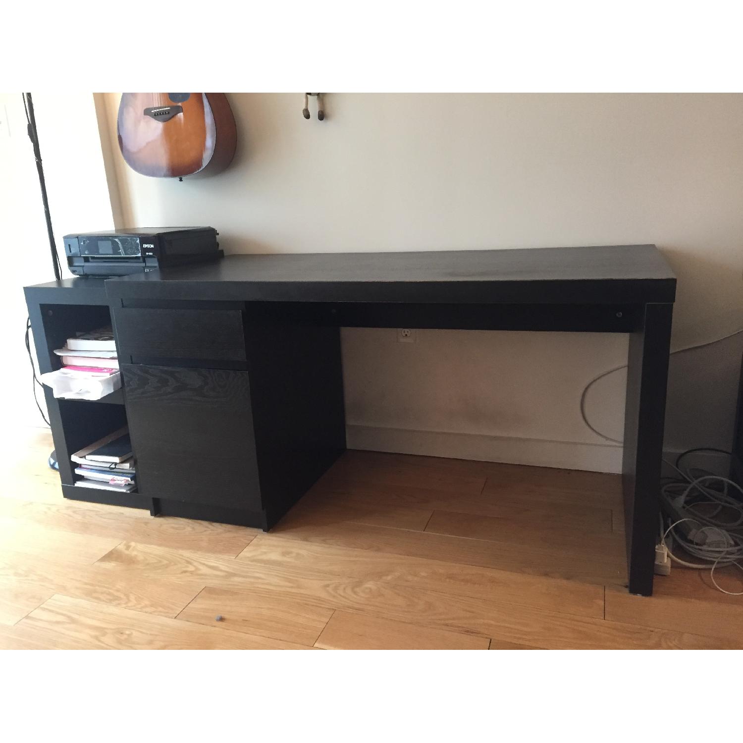 IKEAパソコンデスク MALM Amazon | IKEA MALM デスク 140x65cm ブラックブラウン | 机