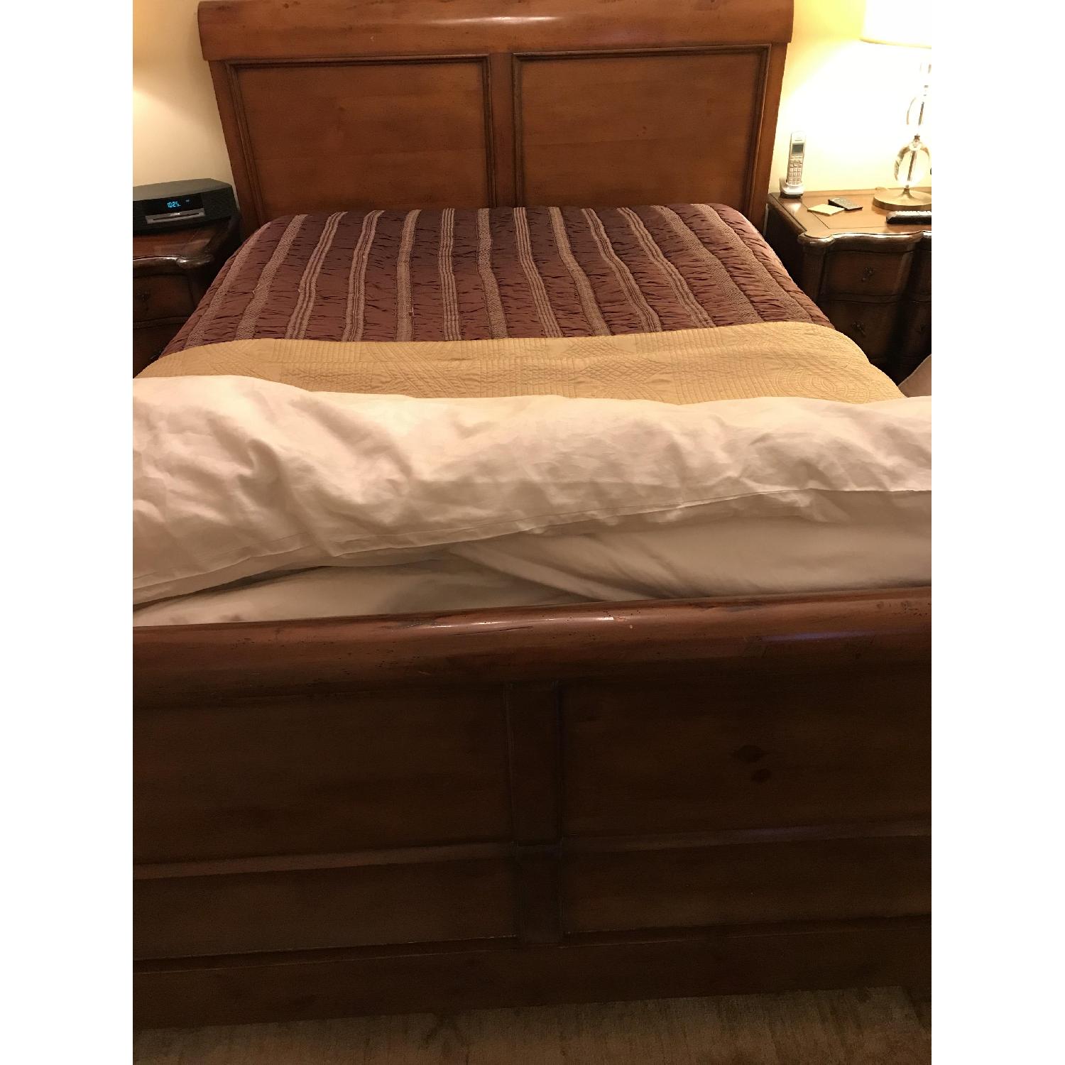 Baker Milling Road Queen Size Sleigh Bed - image-5