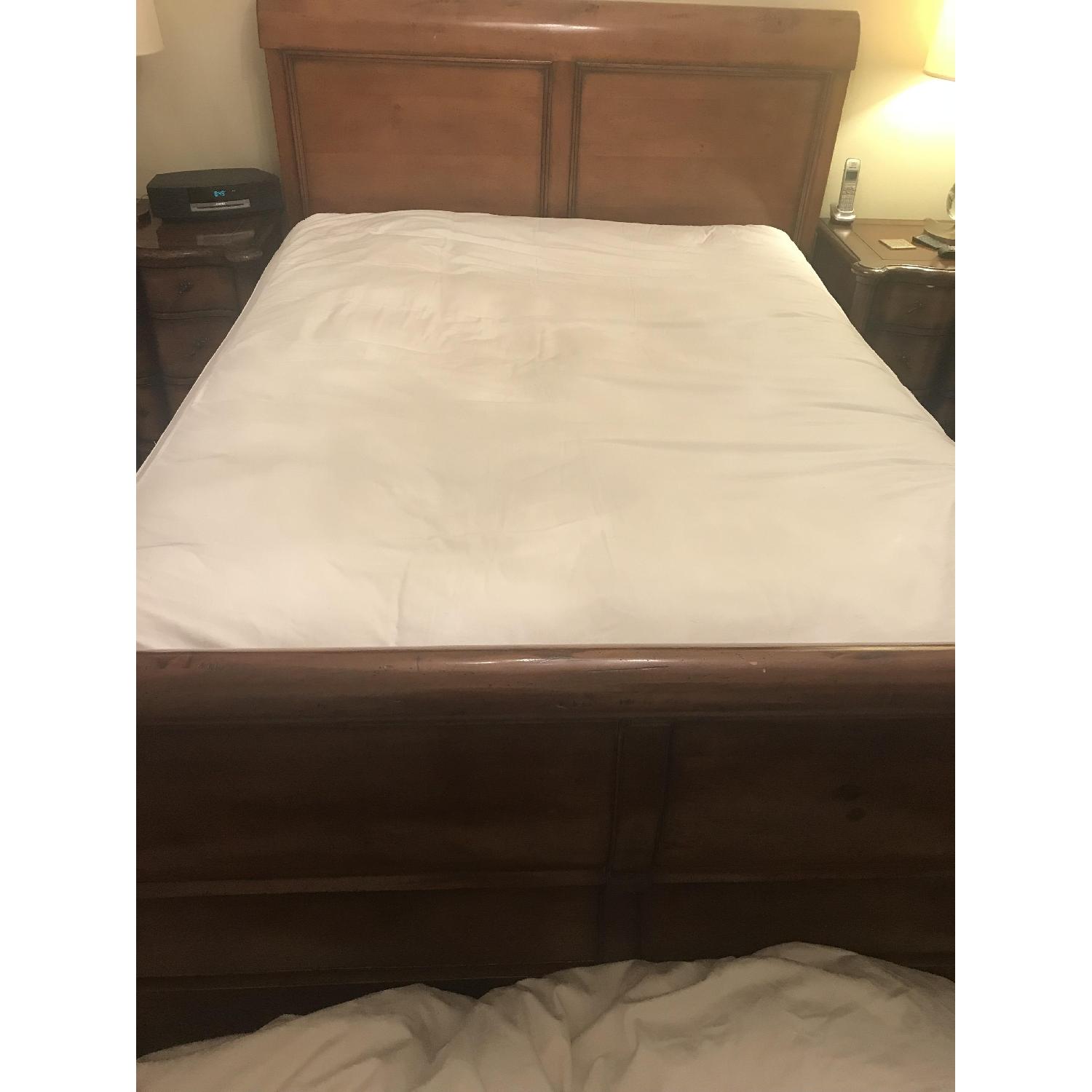 Baker Milling Road Queen Size Sleigh Bed - image-6