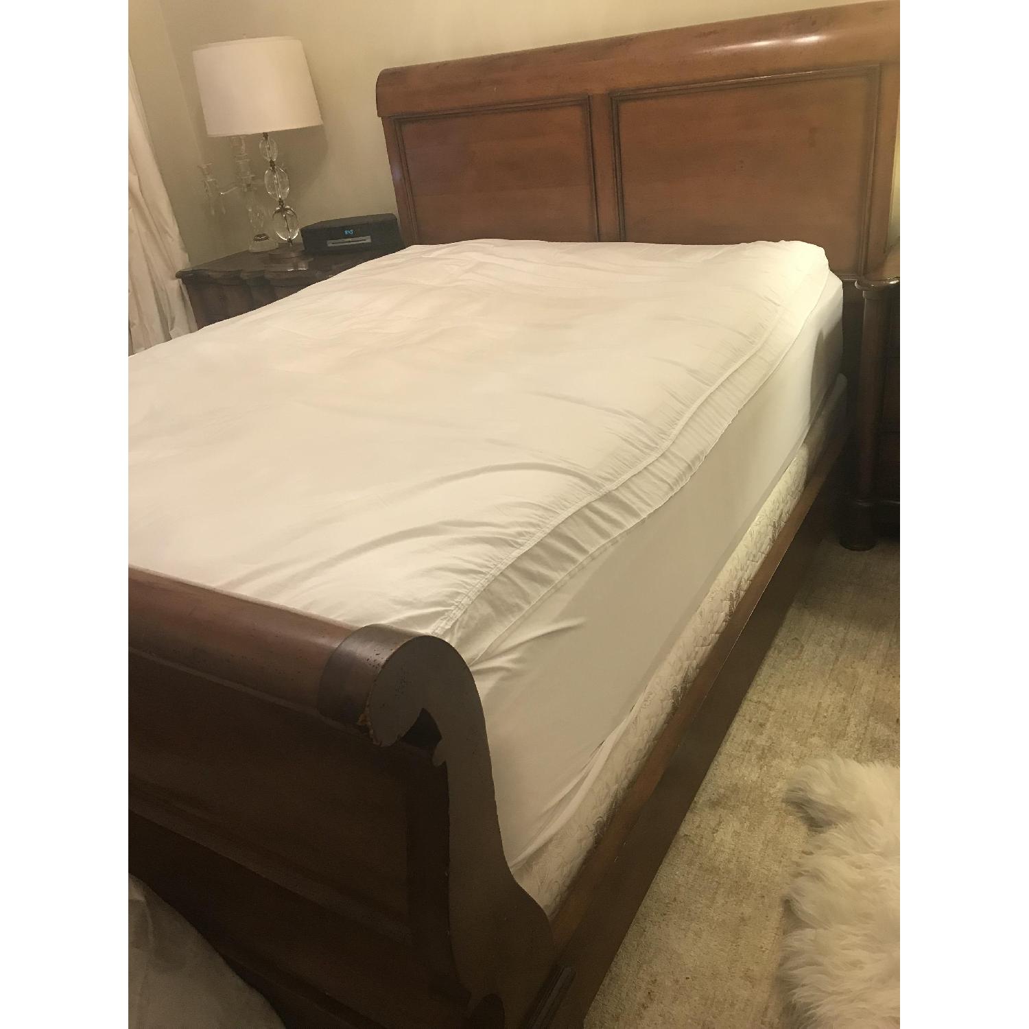 Baker Milling Road Queen Size Sleigh Bed - image-10