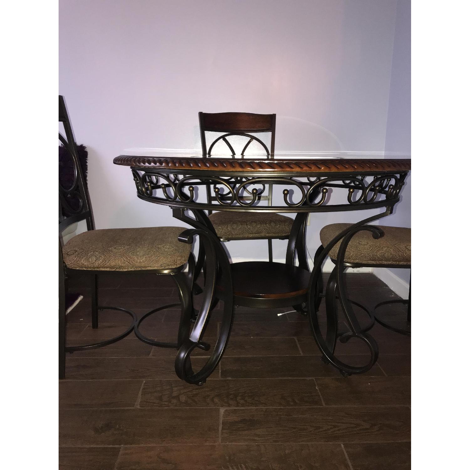 Ashley Glambrey 5-Piece Dining Set . - image-5