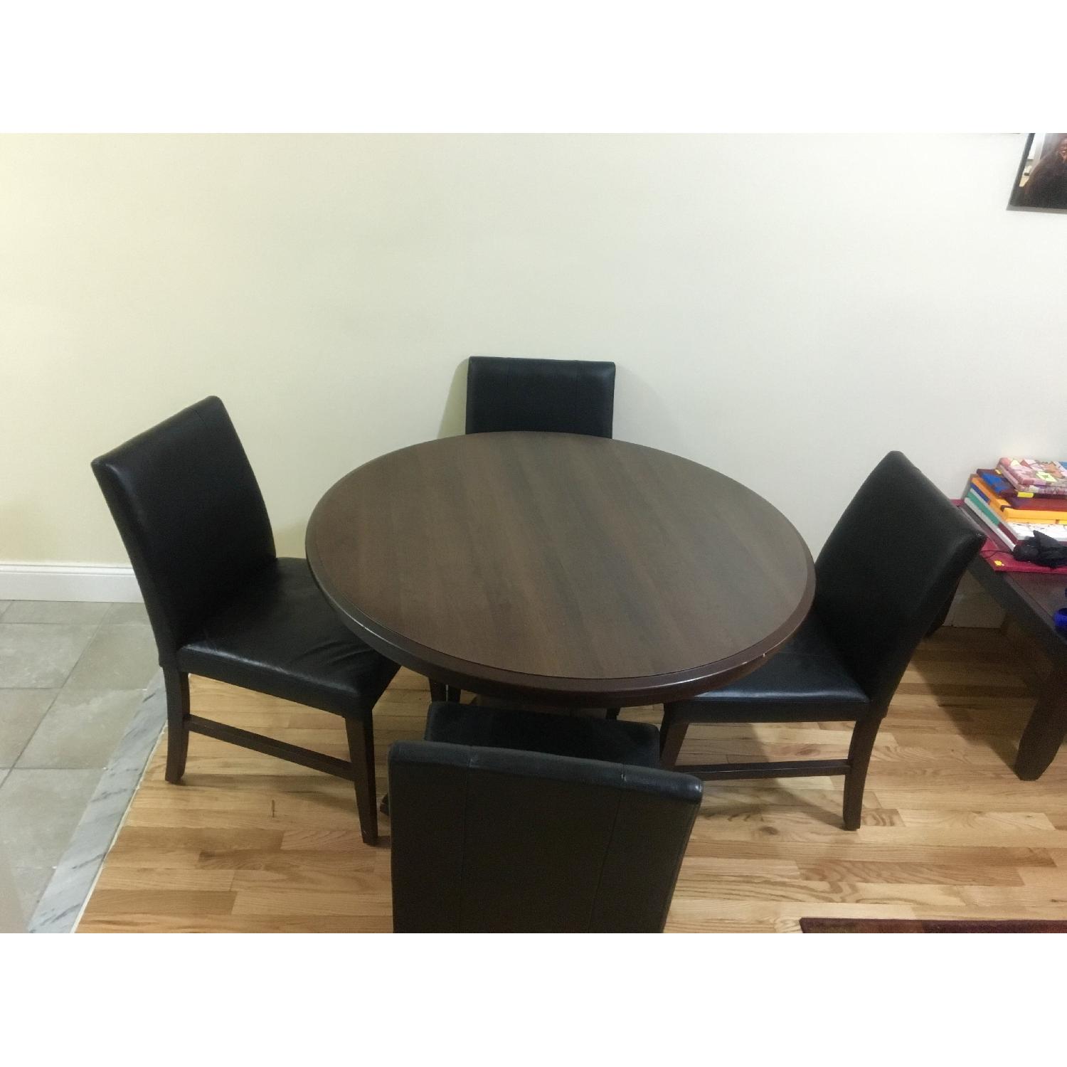 Colfax Furniture Round Dining Room Table w/ 4 Chairs - image-2