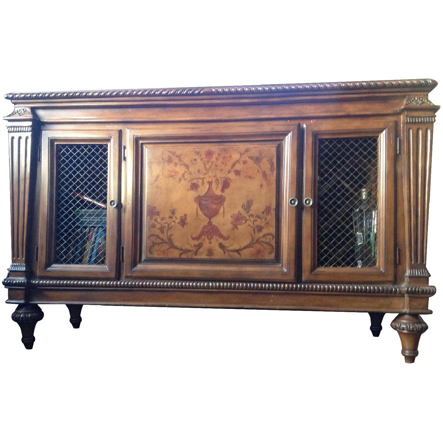 Vintage French Style Buffet/Liquor AptDeco