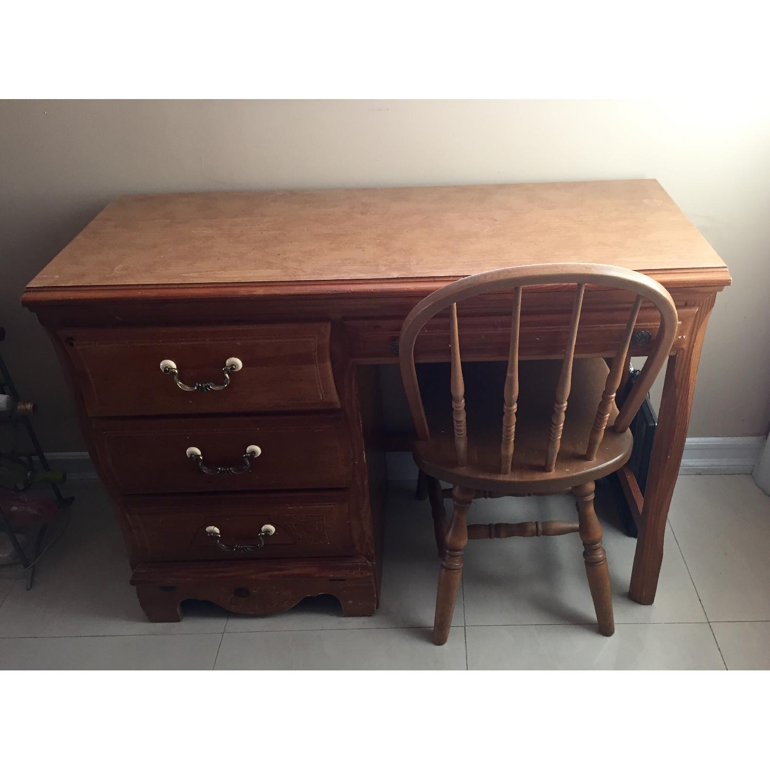Vintage/Classic Style Desk & Chair - image-1