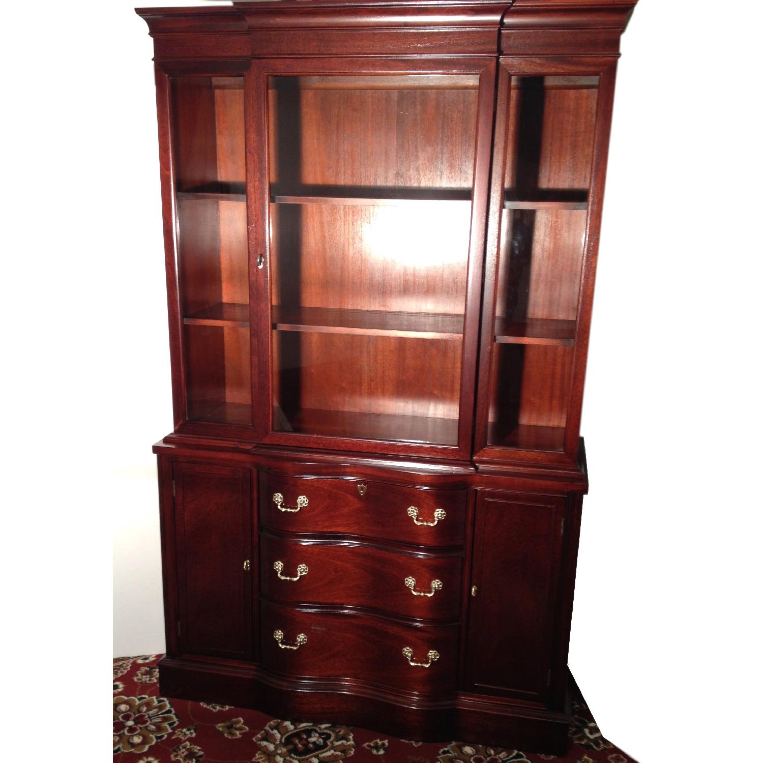 Bassett Antique Mahogany 9 Piece Extendable Dining Room Set - image-13