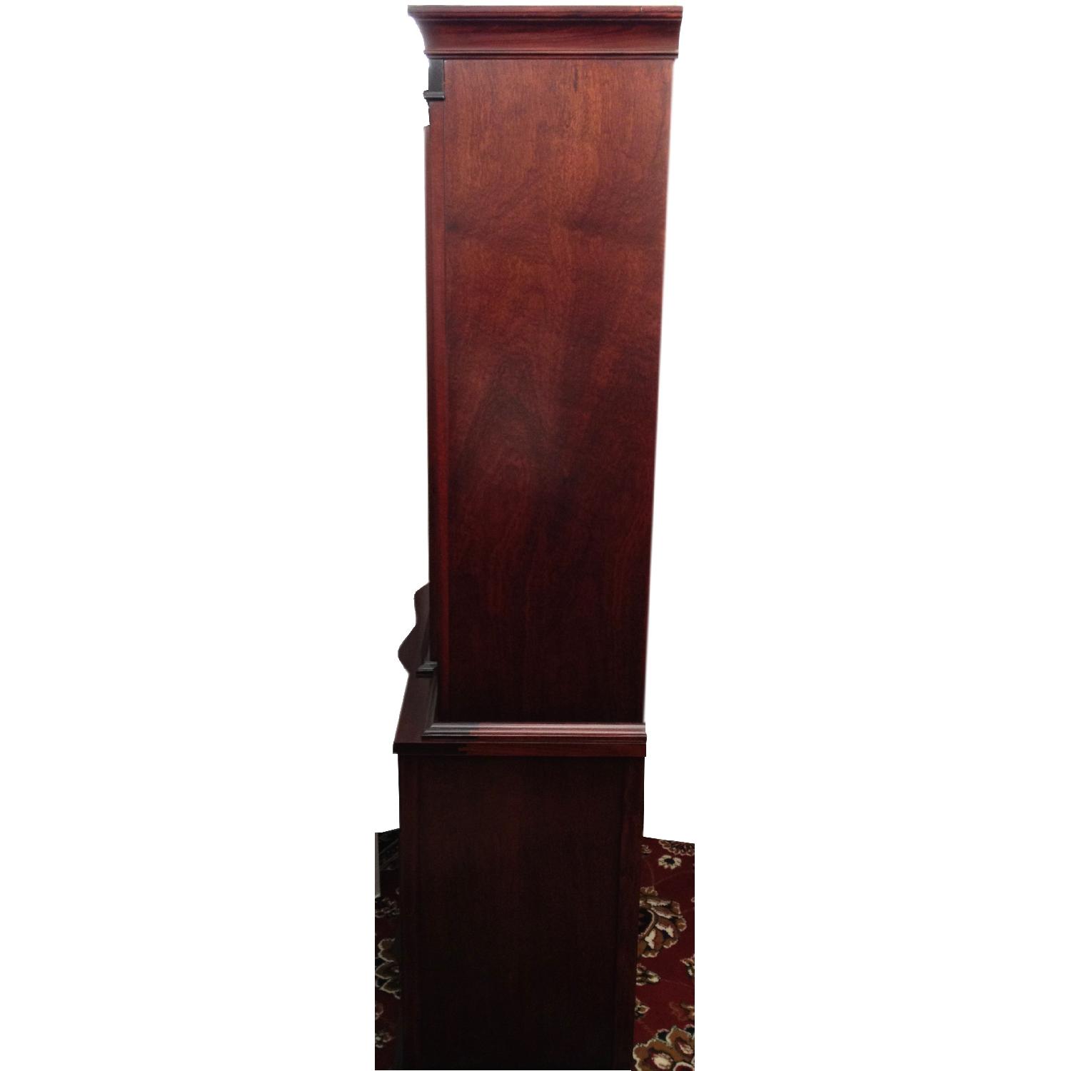 Bassett Antique Mahogany 9 Piece Extendable Dining Room Set - image-15