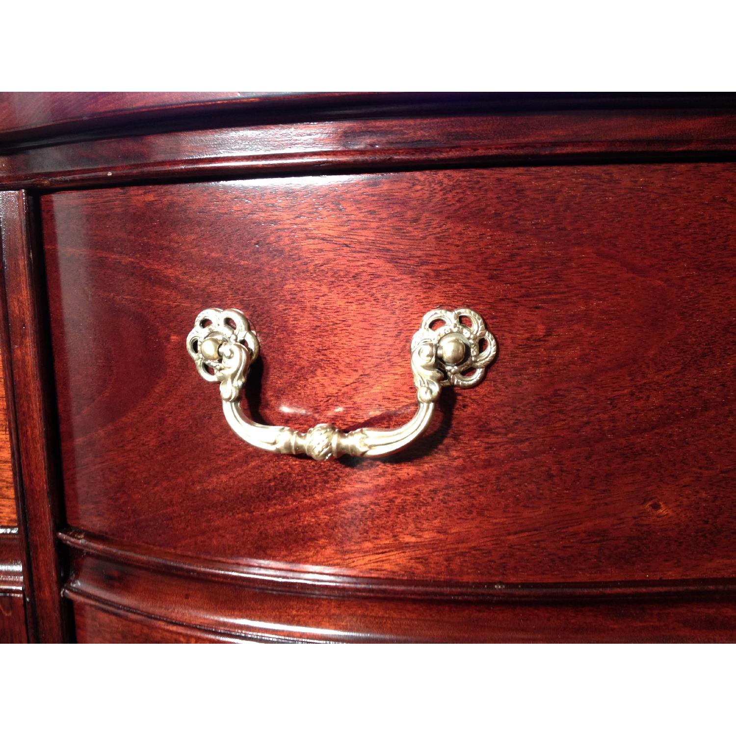 Bassett Antique Mahogany 9 Piece Extendable Dining Room Set - image-25