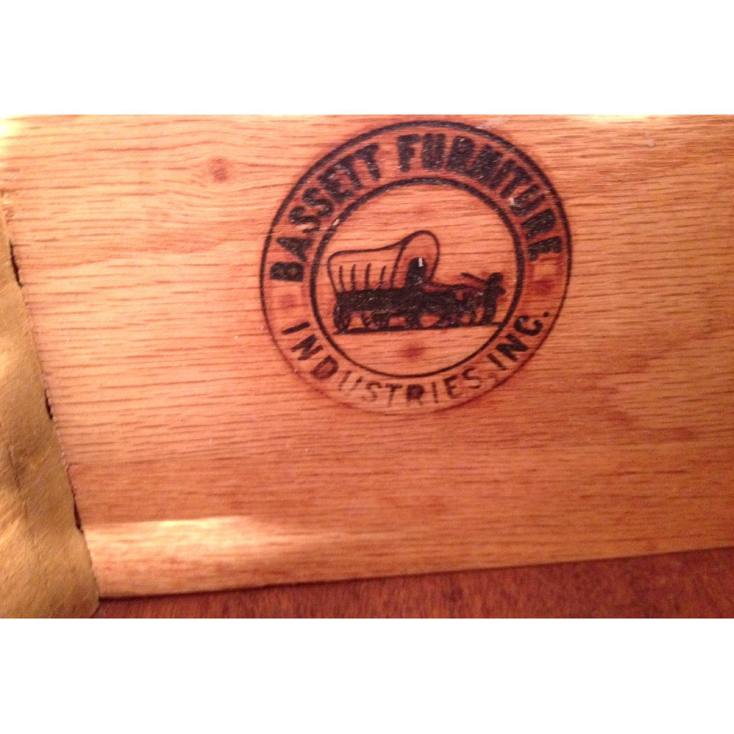 Bassett Antique Mahogany 9 Piece Extendable Dining Room Set - image-28