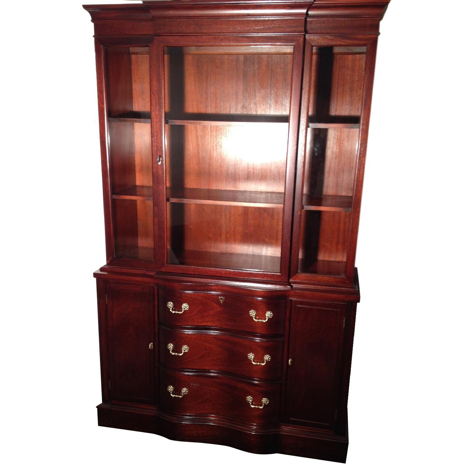 Bassett Antique Mahogany 9 Piece Extendable Dining Room Set - image-31