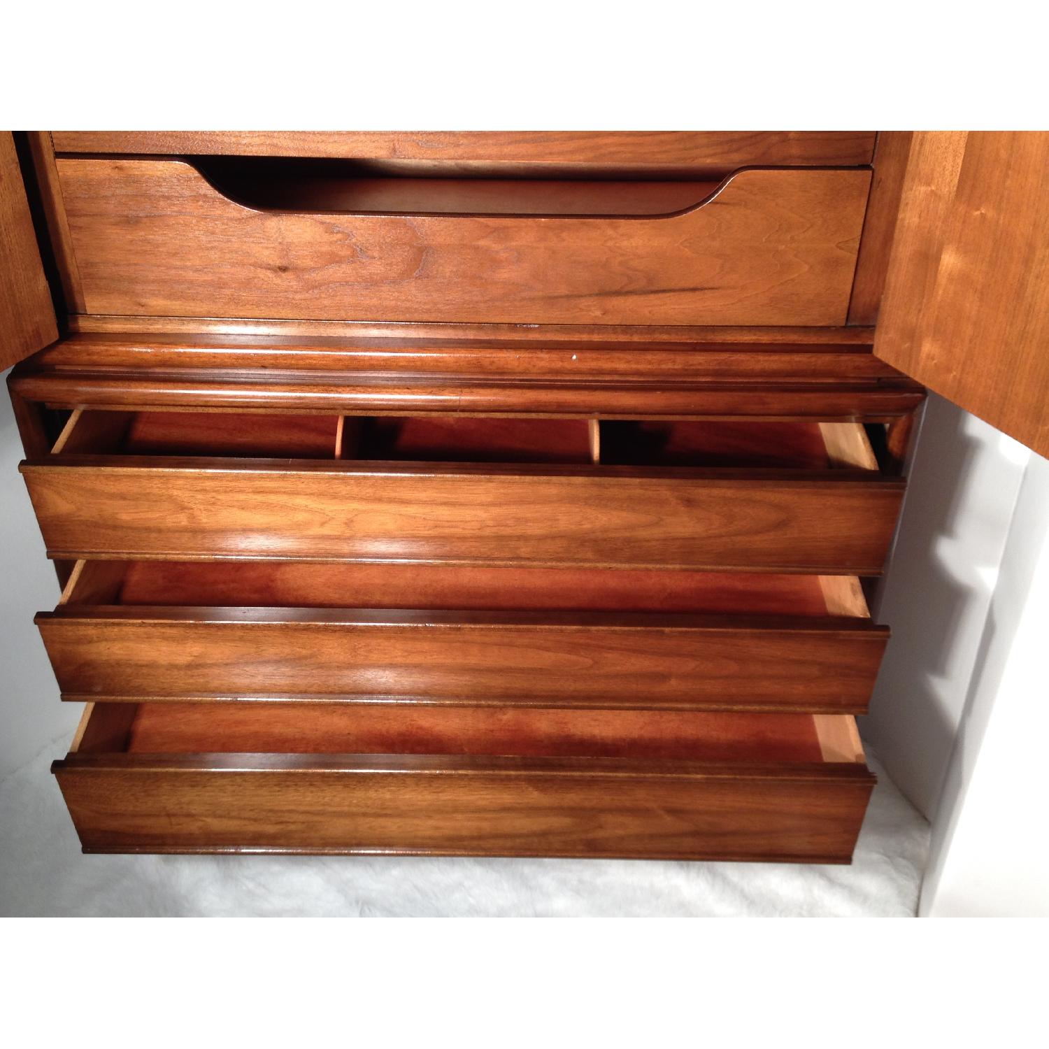 United Furniture Company Mid Century Modern Walnut 5 Drawer Chest on Chest - image-10