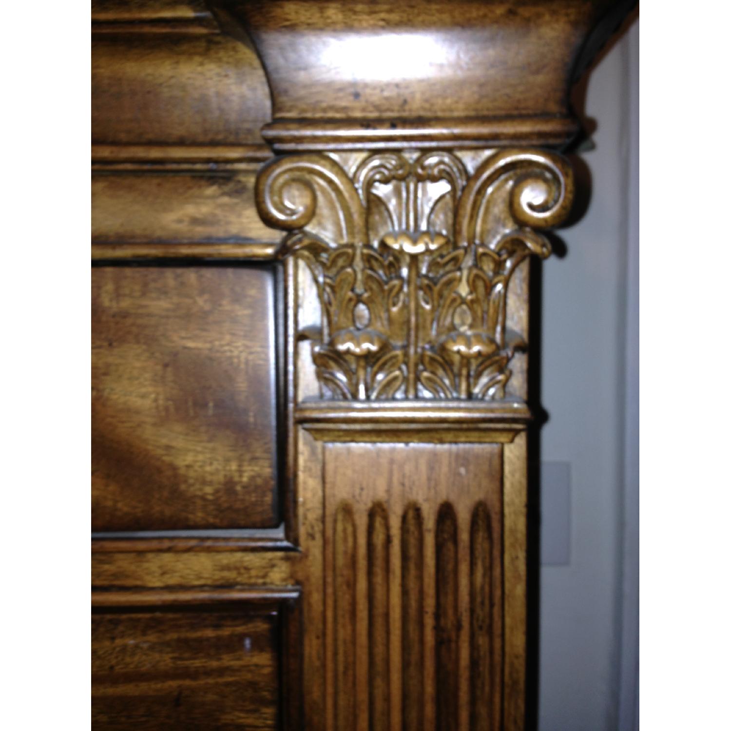 Jordan's Queen Size 3 Piece Bedroom set - image-4