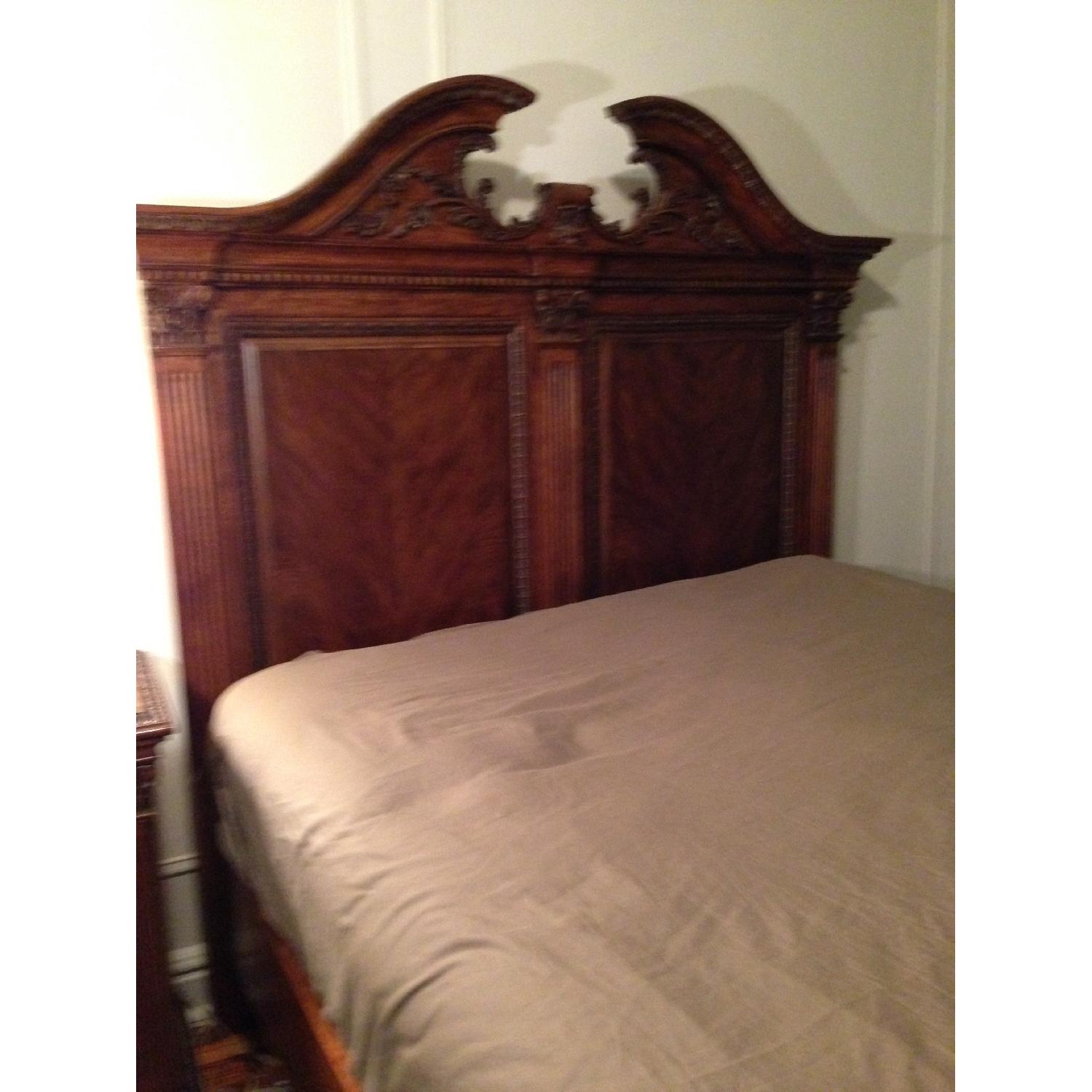 Jordan's Queen Size 3 Piece Bedroom set - image-5