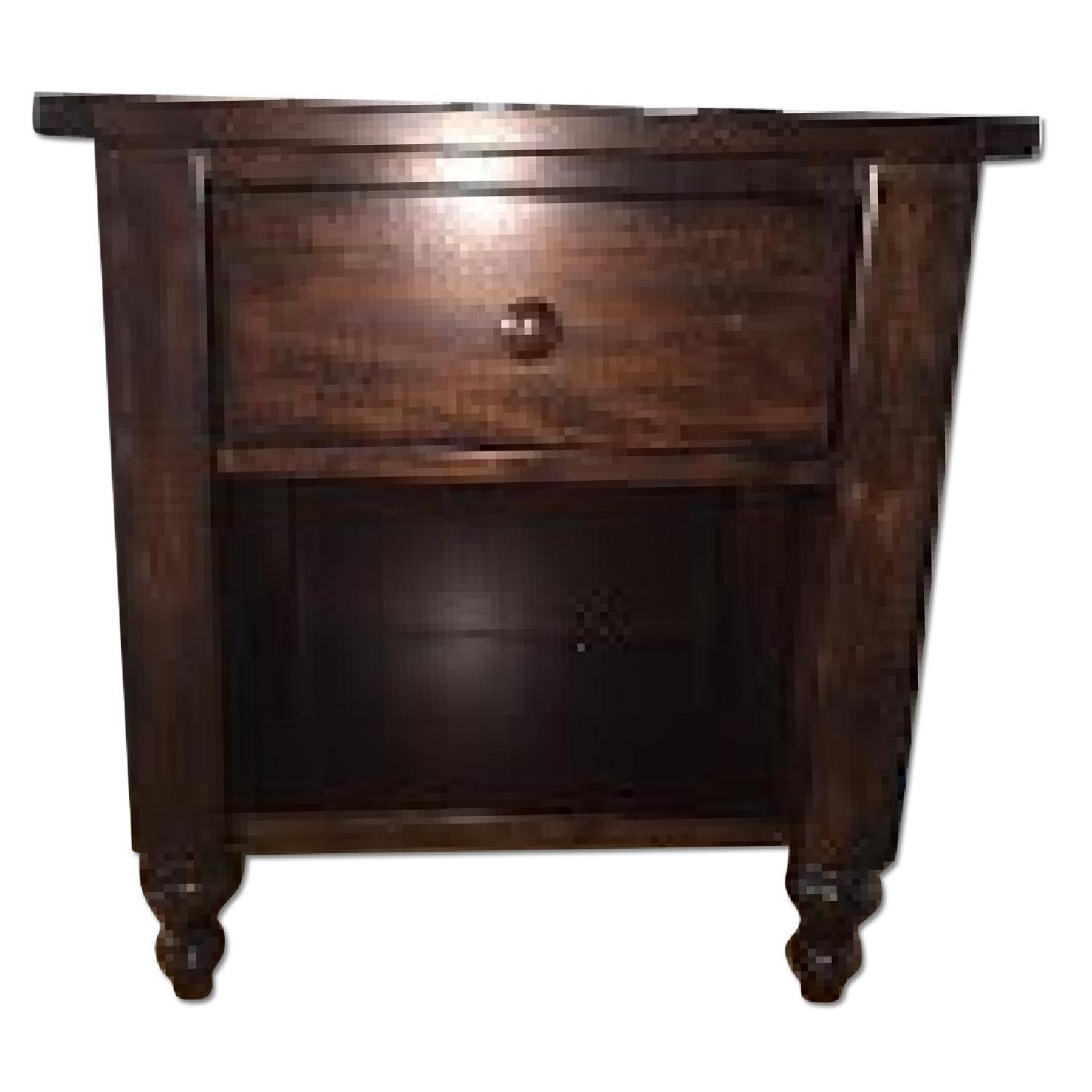 Pottery Barn Ashby 4 Piece Bedroom Set - image-14