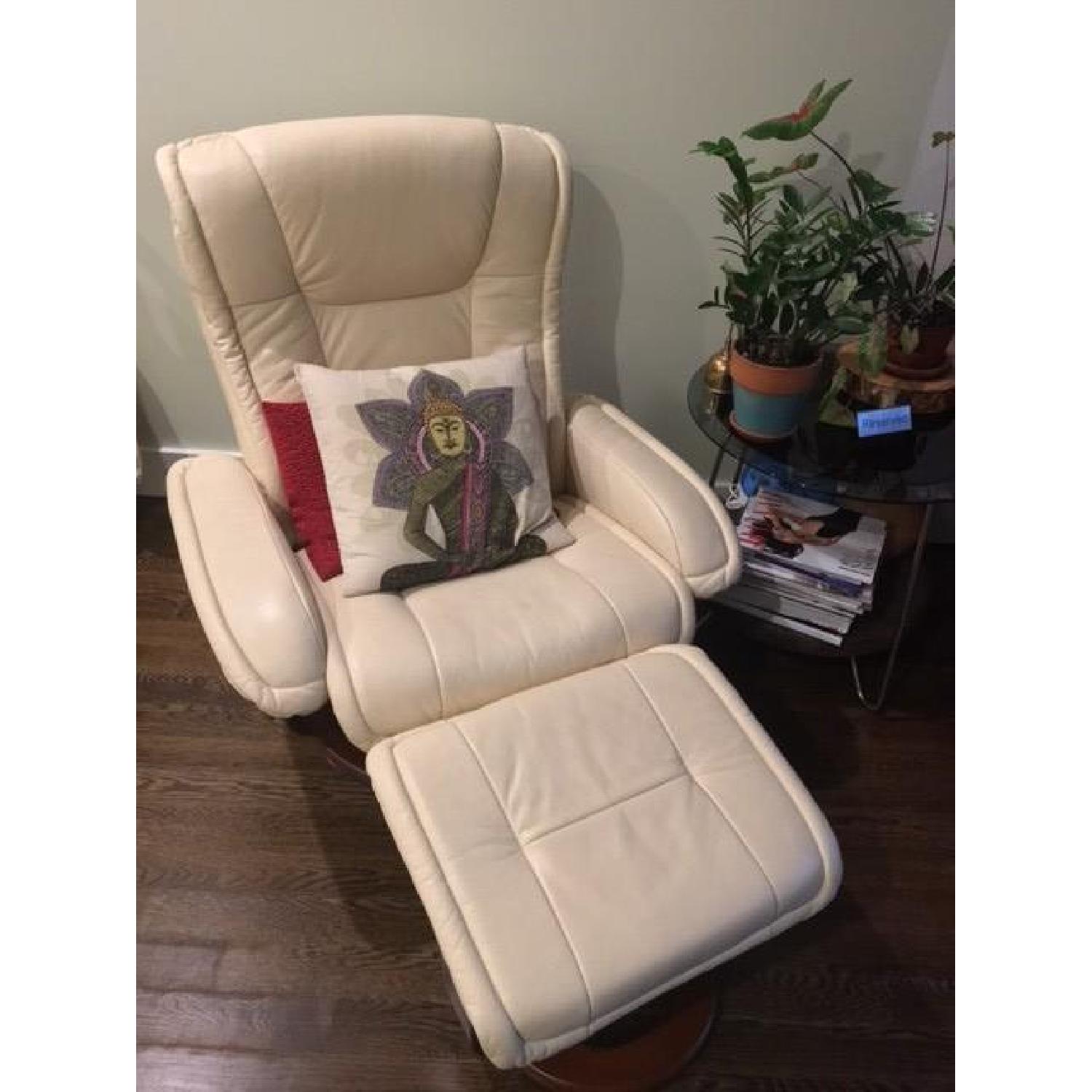 Benchmaster Luxury Recliner - image-4