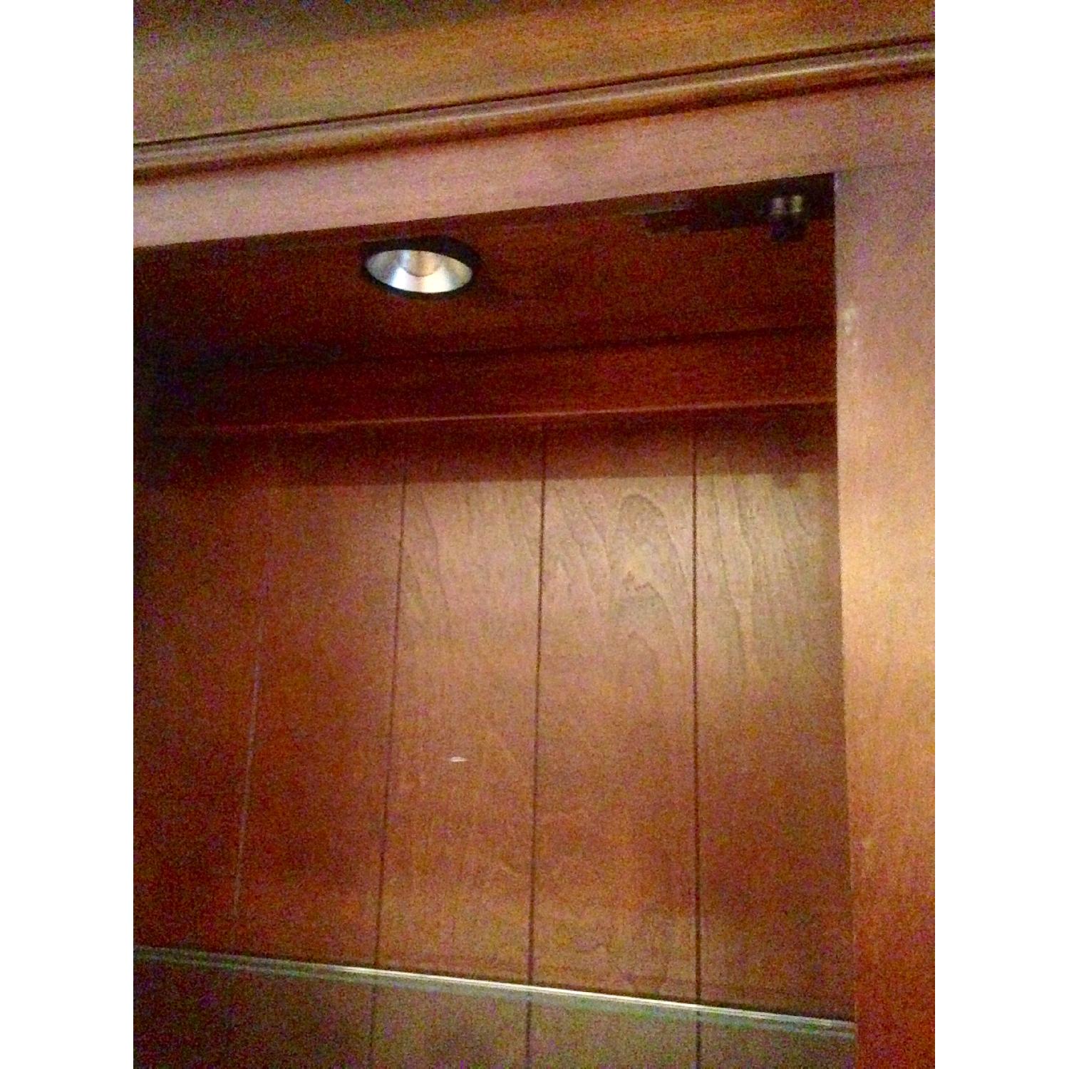 Nichols & Stone Dining Table w/ 8 Chairs + Hutch - image-5