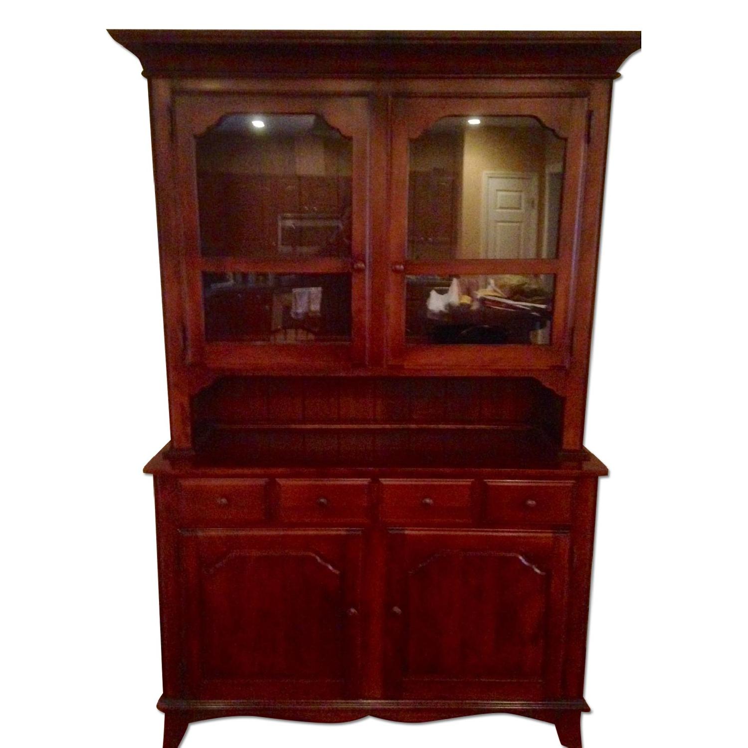 Nichols & Stone Dining Table w/ 8 Chairs + Hutch - image-9