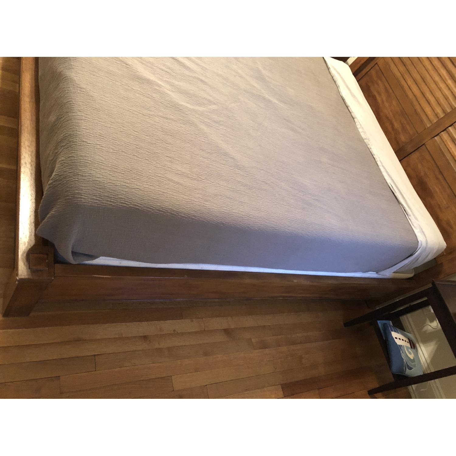 Ethan Allen Drake Queen Bed Frame - image-4