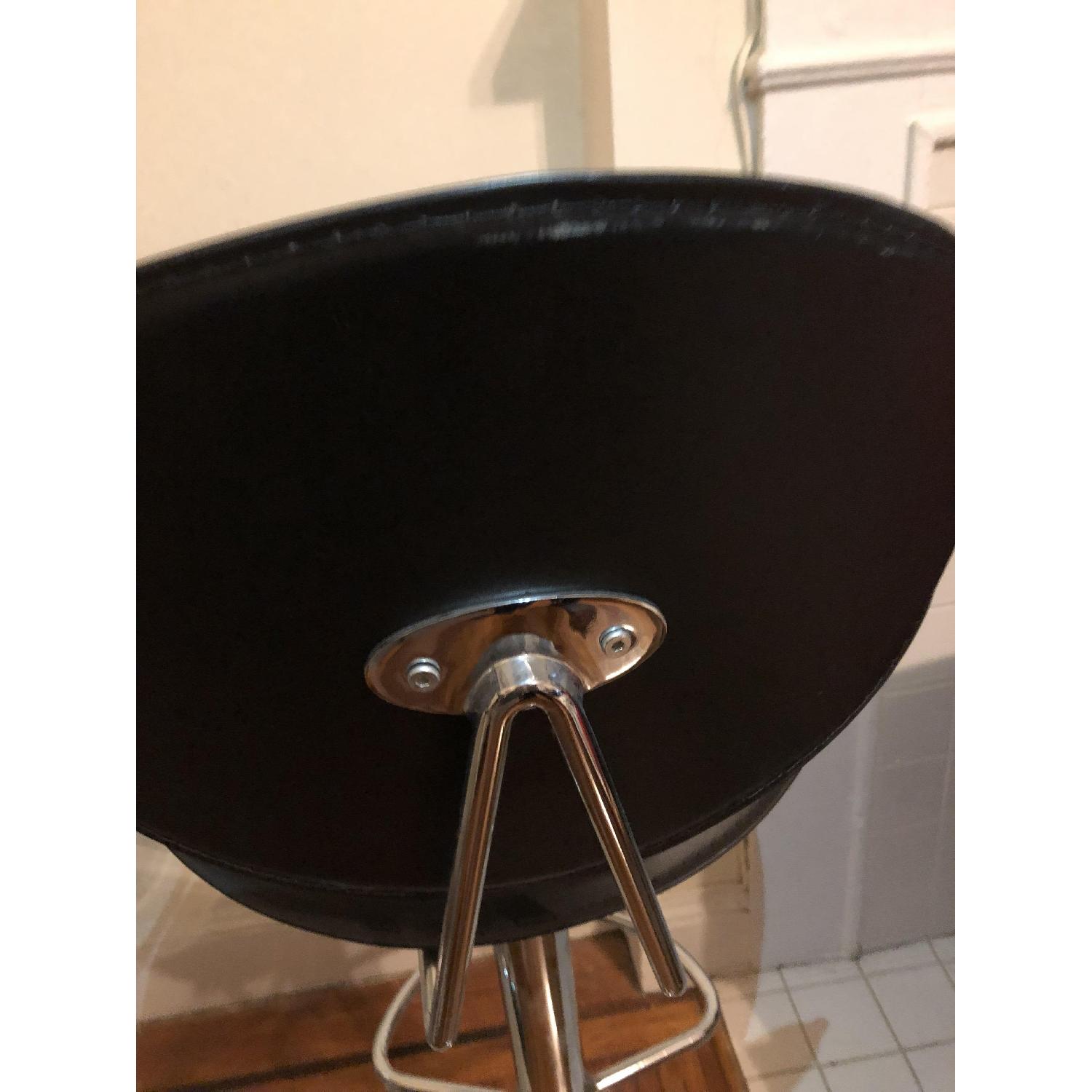 Dania Glass Bar Table w/ 2 Stools - image-3