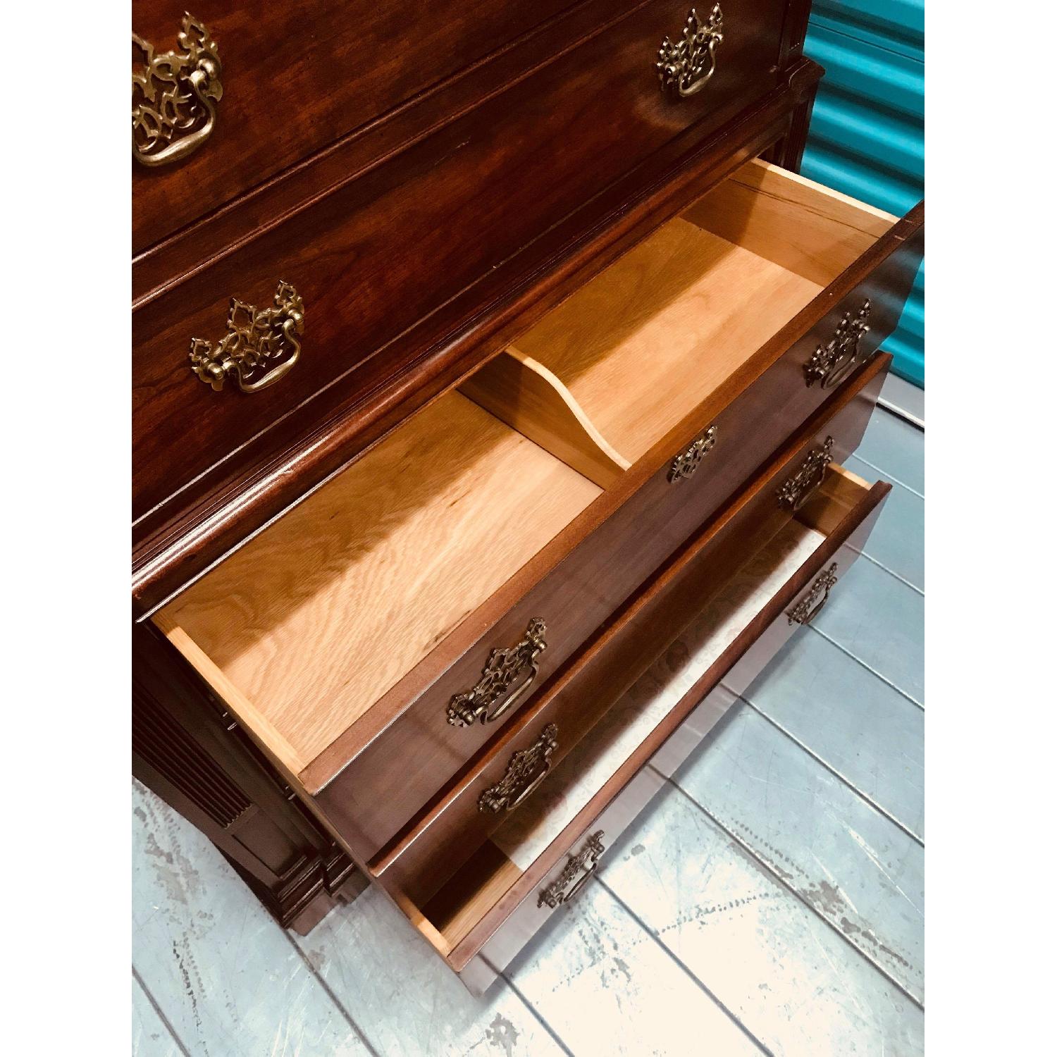 Thomasville Large Highboy 8 Drawer Cherry Wood Dresser - image-15