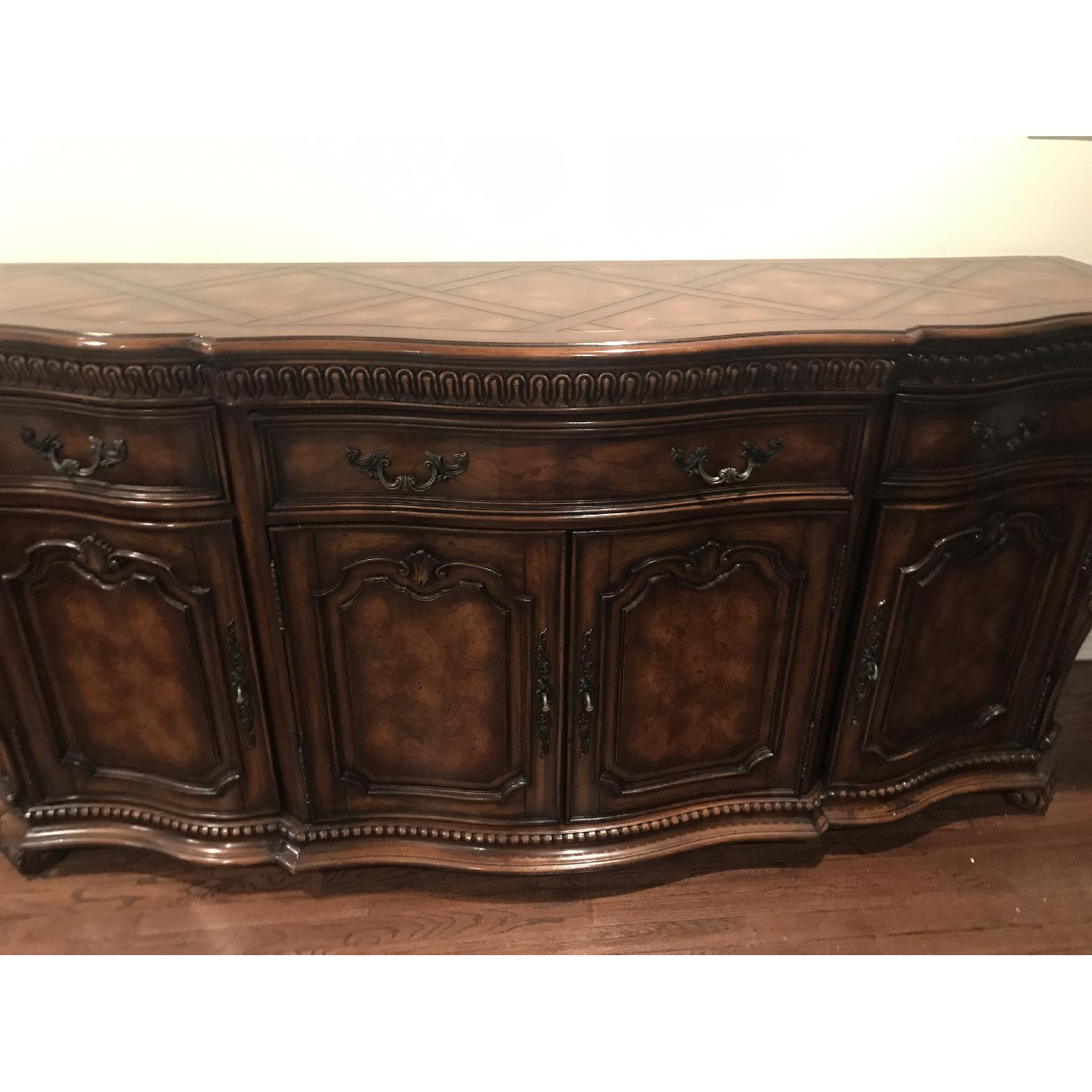 Hooker Furniture Mahogany Detailed Wood Chest - image-2
