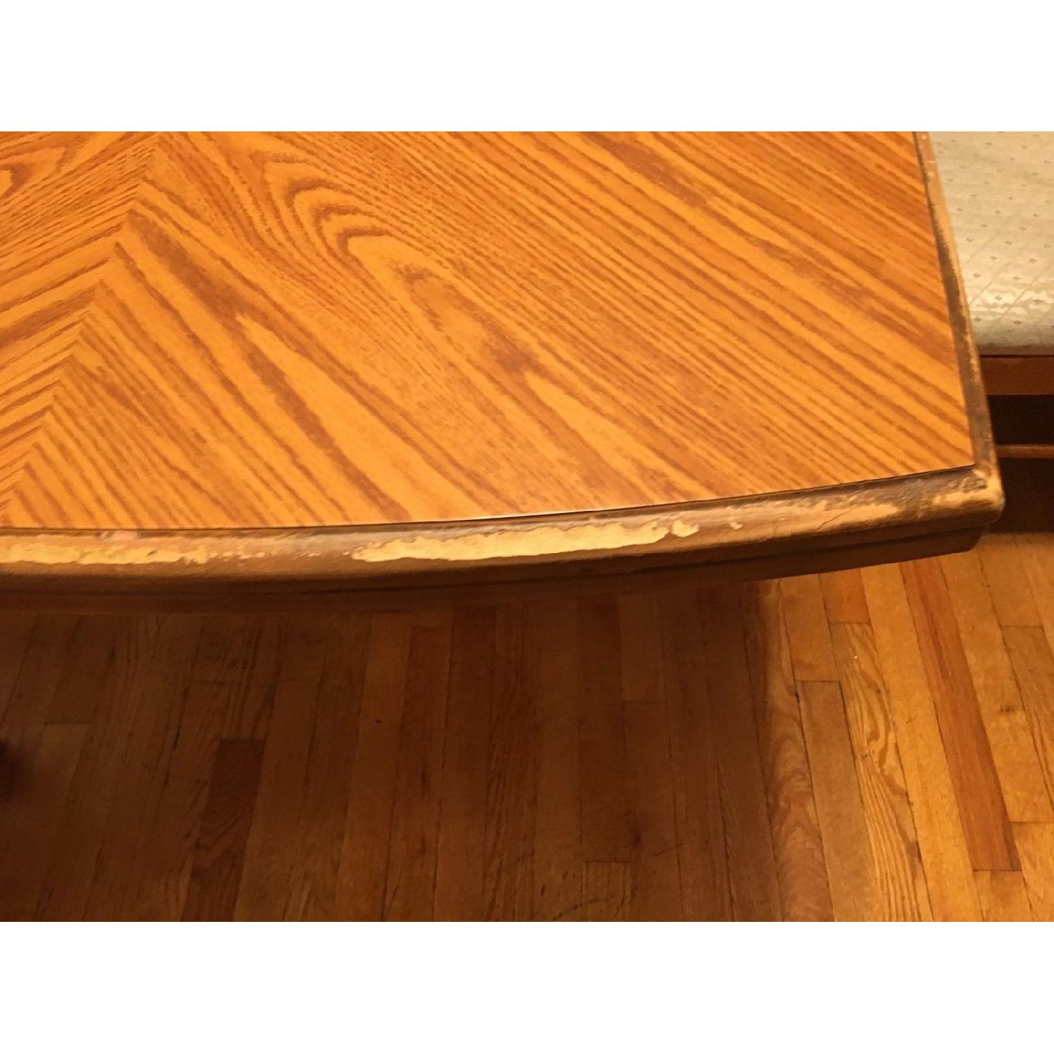 Broyhill Dining Table w/ 6 Chairs - image-2