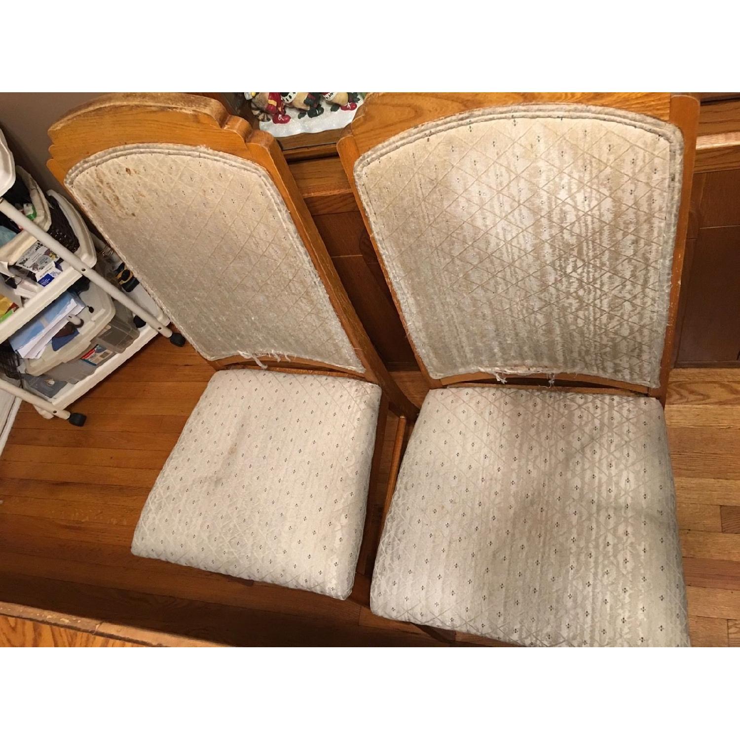 Broyhill Dining Table w/ 6 Chairs - image-4