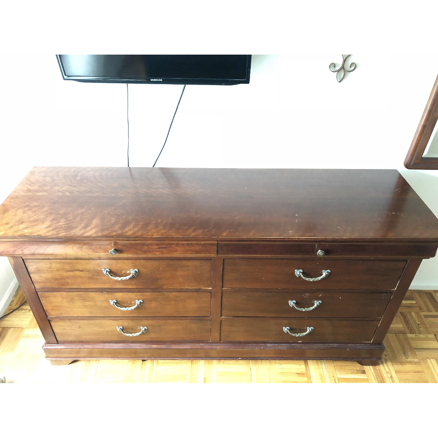 Drexel Heritage 8-Drawer Dresser - image-5
