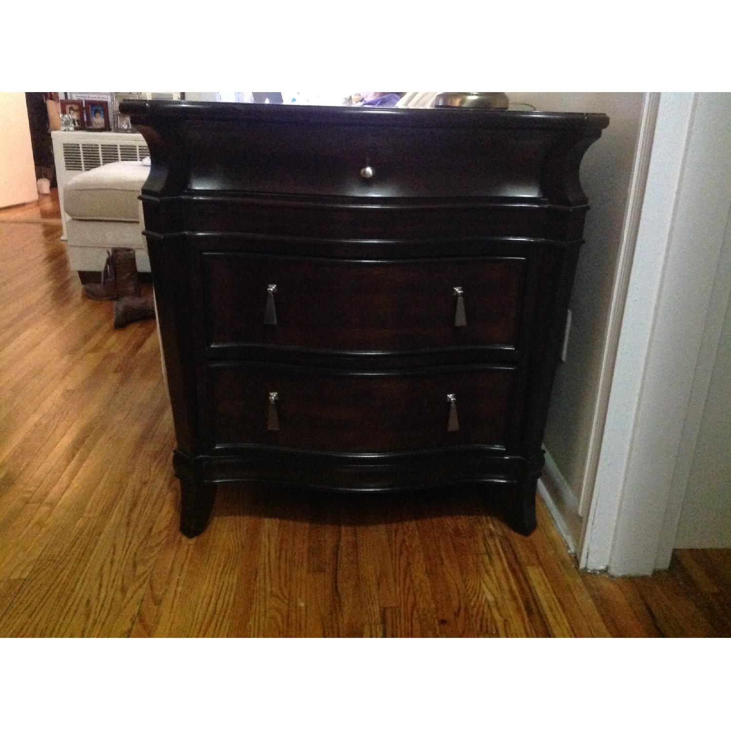 Raymour & Flanigan Bedside Table AptDeco