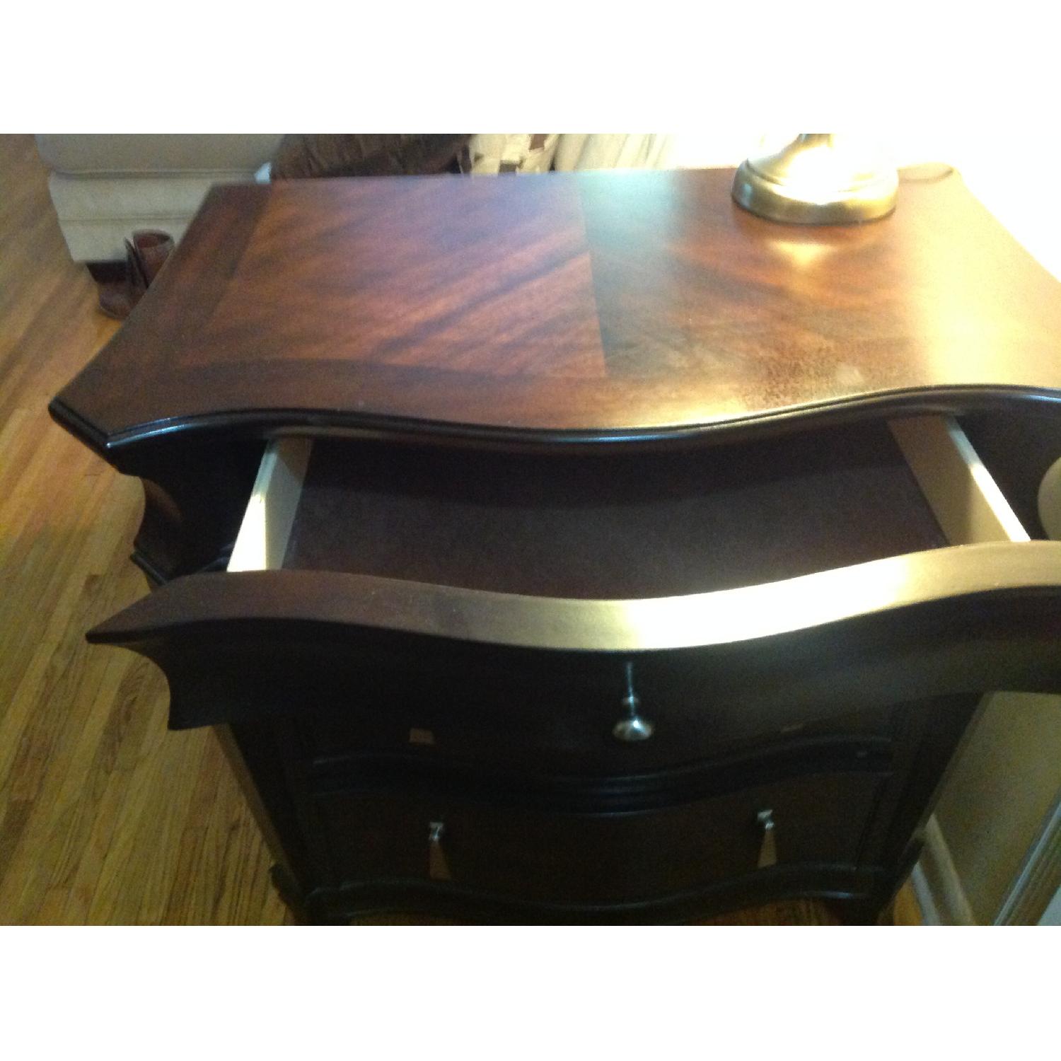 Raymour & Flanigan Bedside Table AptDeco