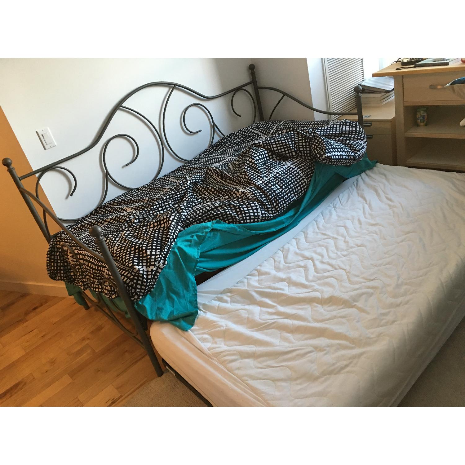 Sleepy's The Caroline Daybed w/ Pop up Trundle - image-5