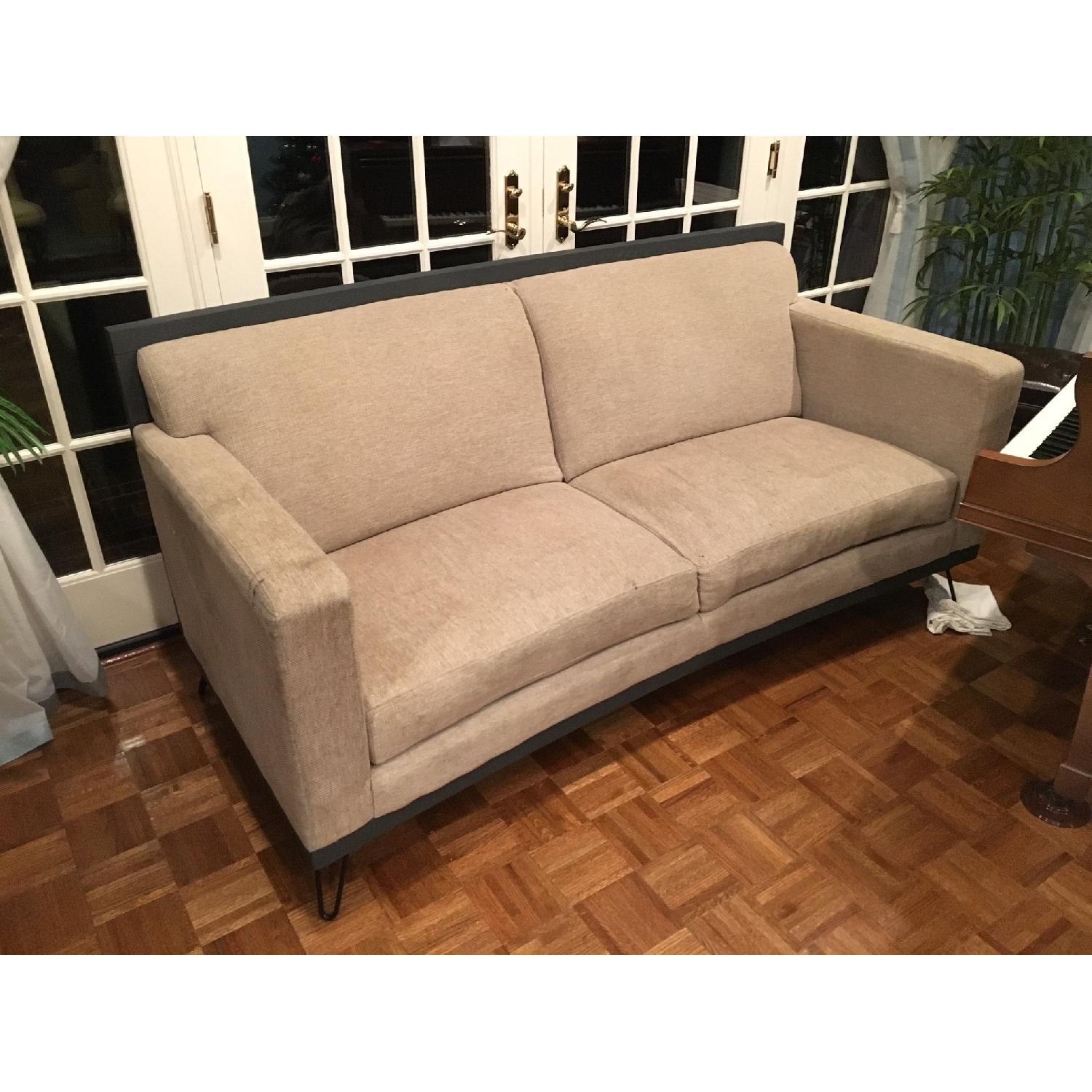 Refurbished Sofa AptDeco