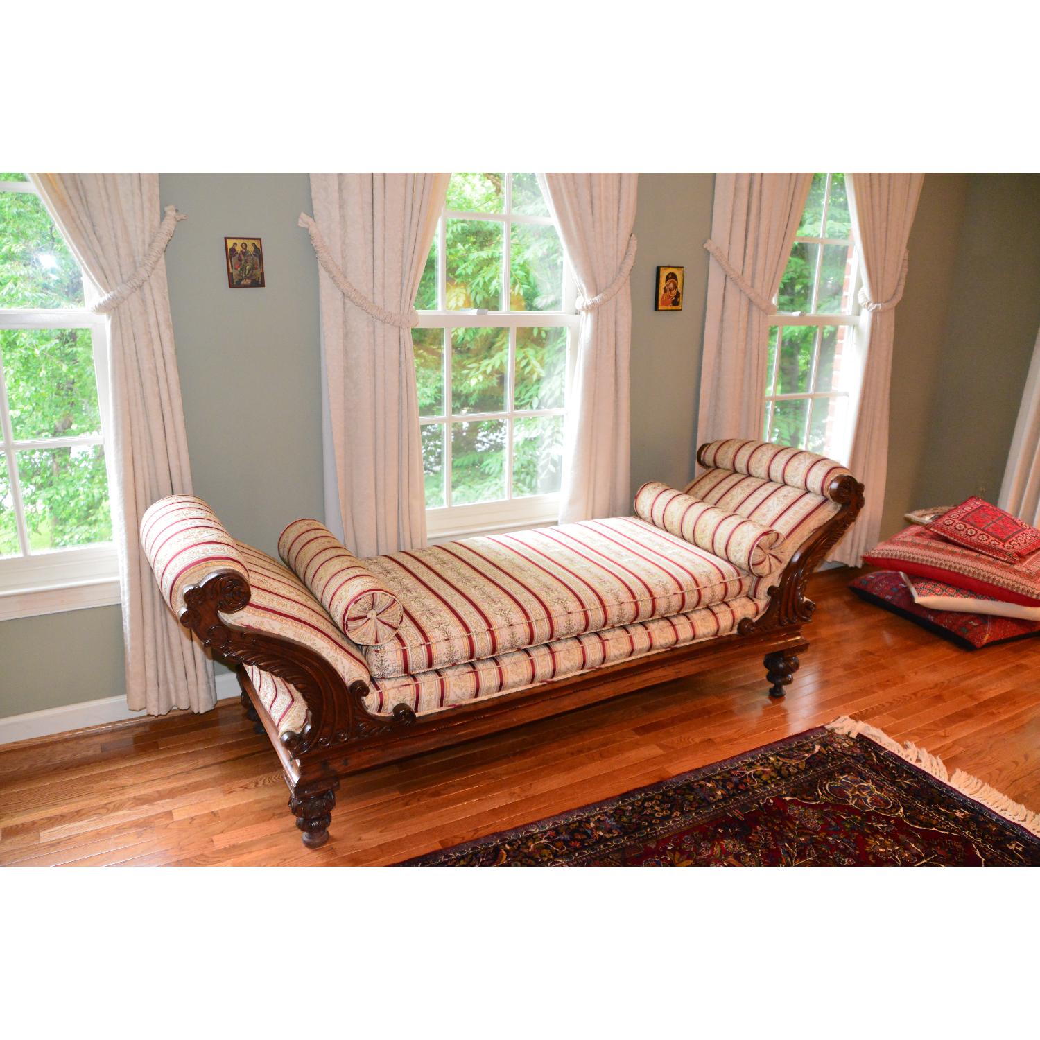 Vintage Traditional Chaise Lounge - image-4