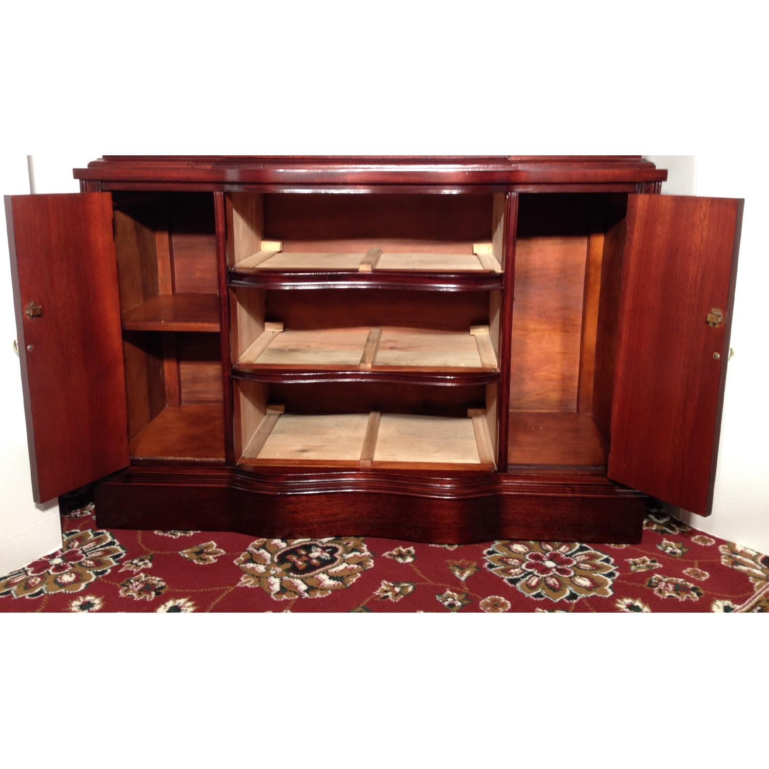 Bassett Antique Mahogany China AptDeco