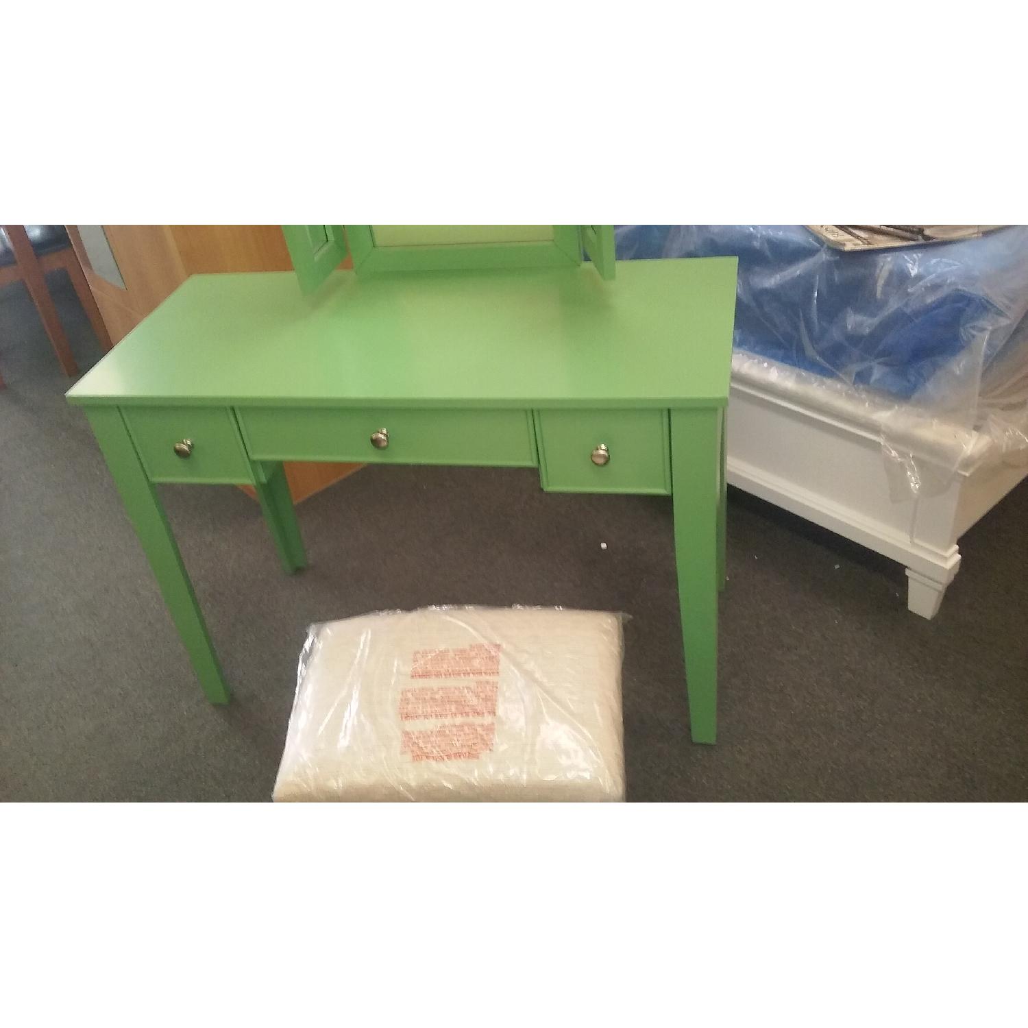 Poundex Vanity in Vintage Green - image-2