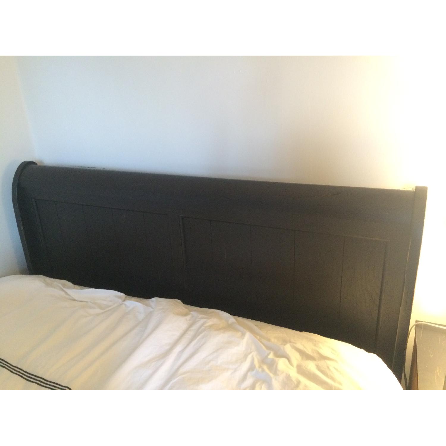 Broyhill Attic Heirlooms Sleigh Bed - image-2