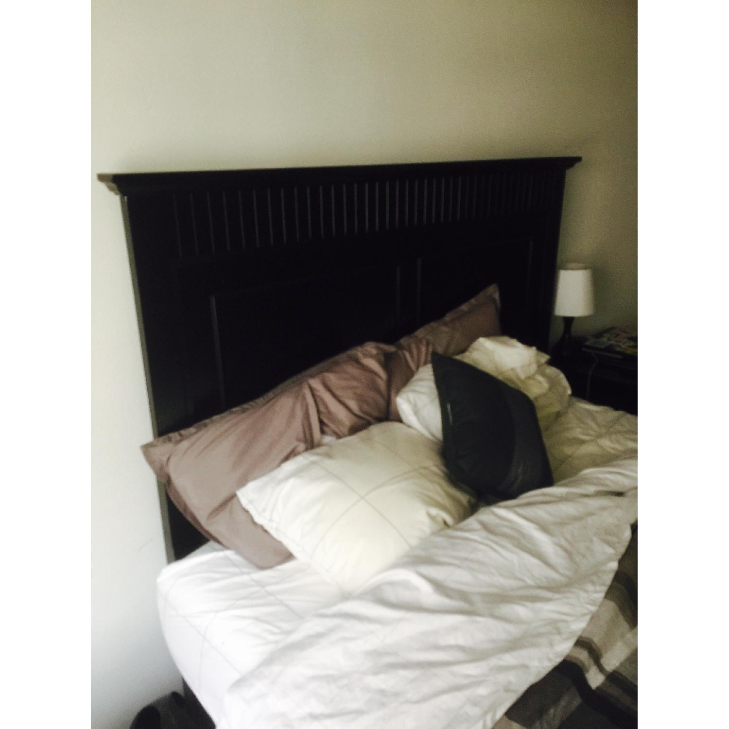 Bob's Queen Bedroom Set - image-2