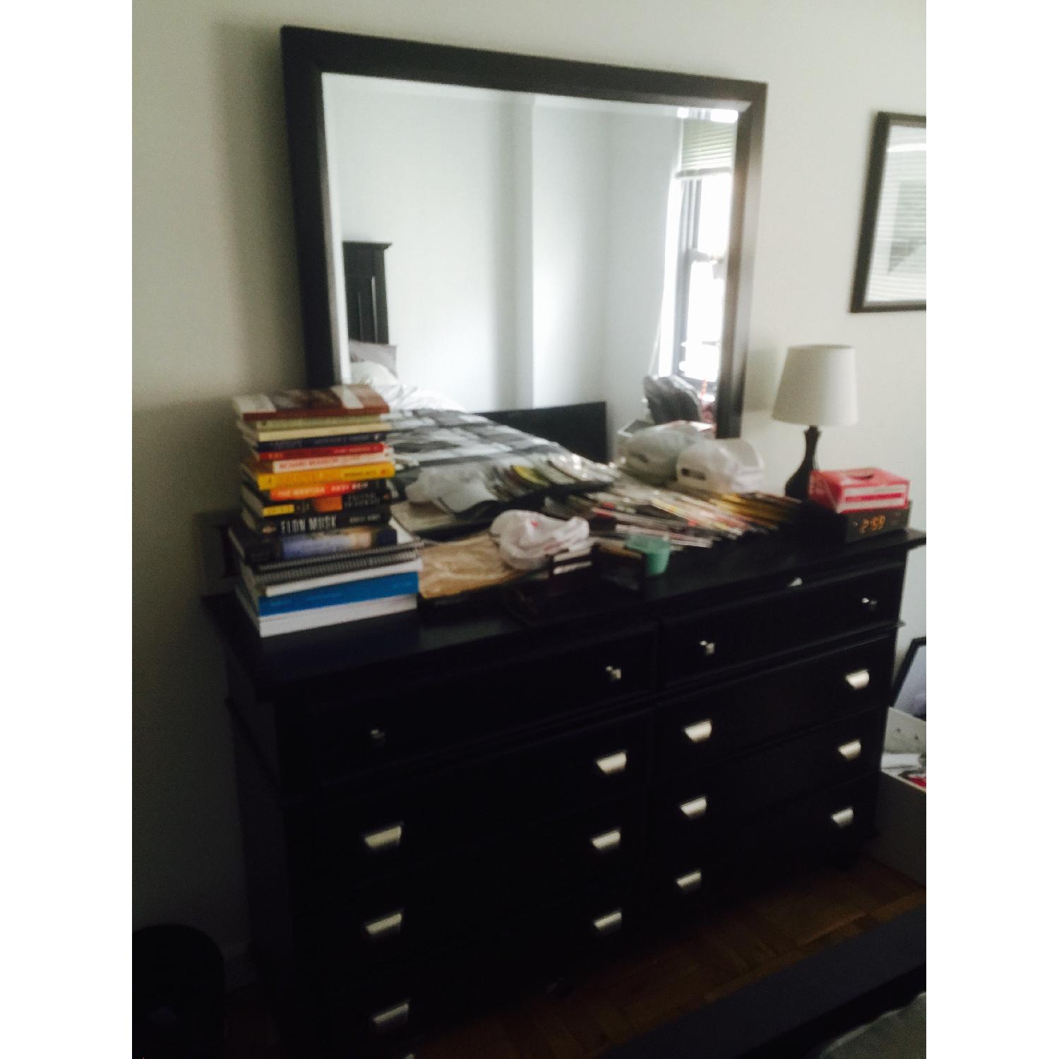 Bob's Queen Bedroom Set - image-7