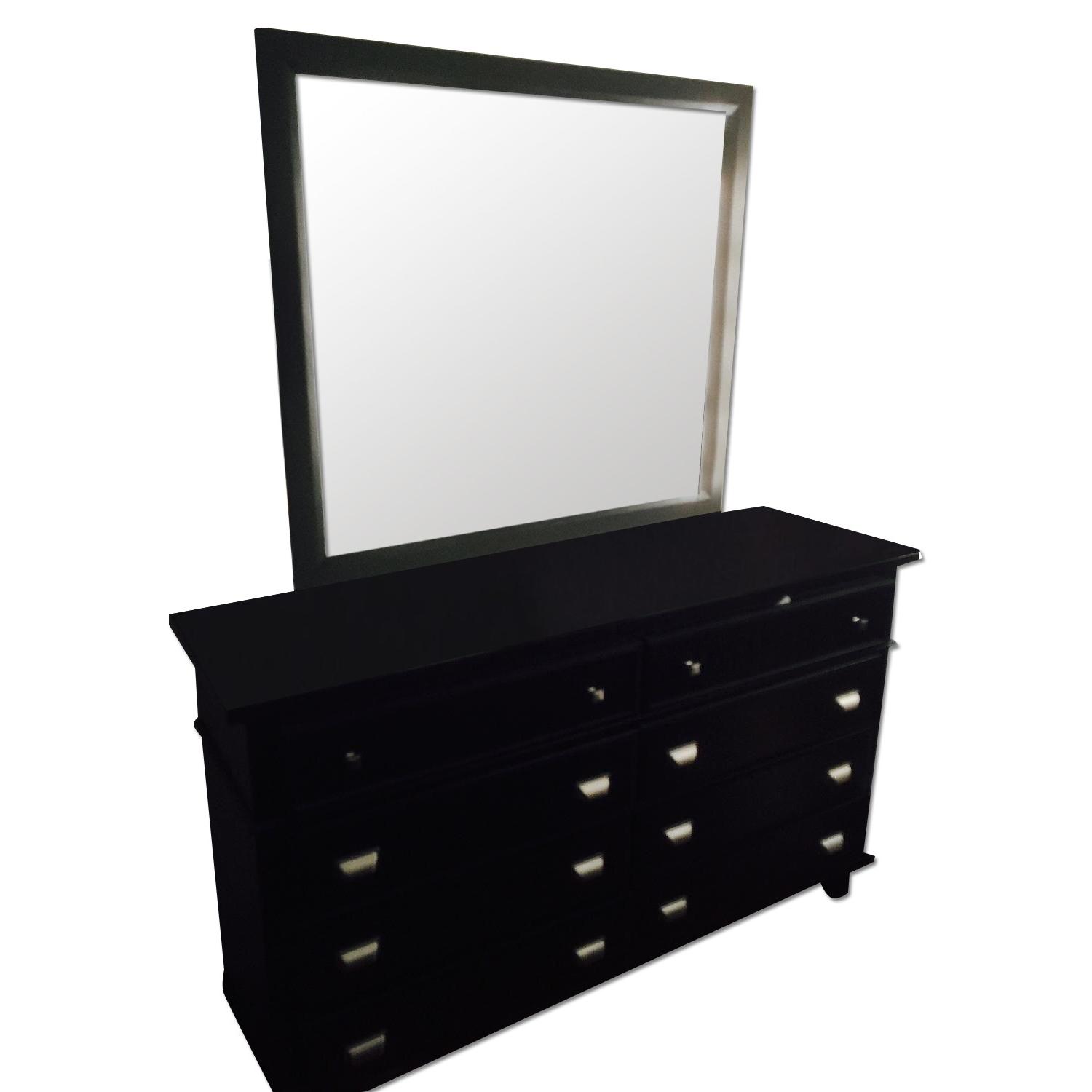 Bob's Queen Bedroom Set - image-8