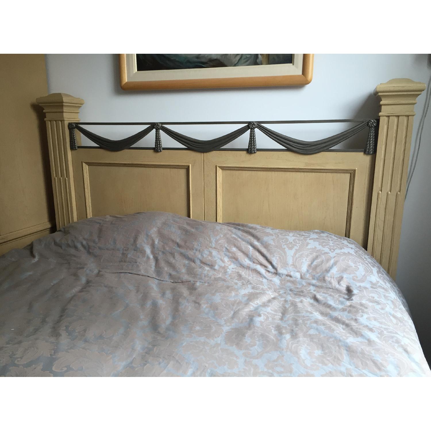 Stanley Furniture 6 Piece Solid Oak Bedroom Set - image-5