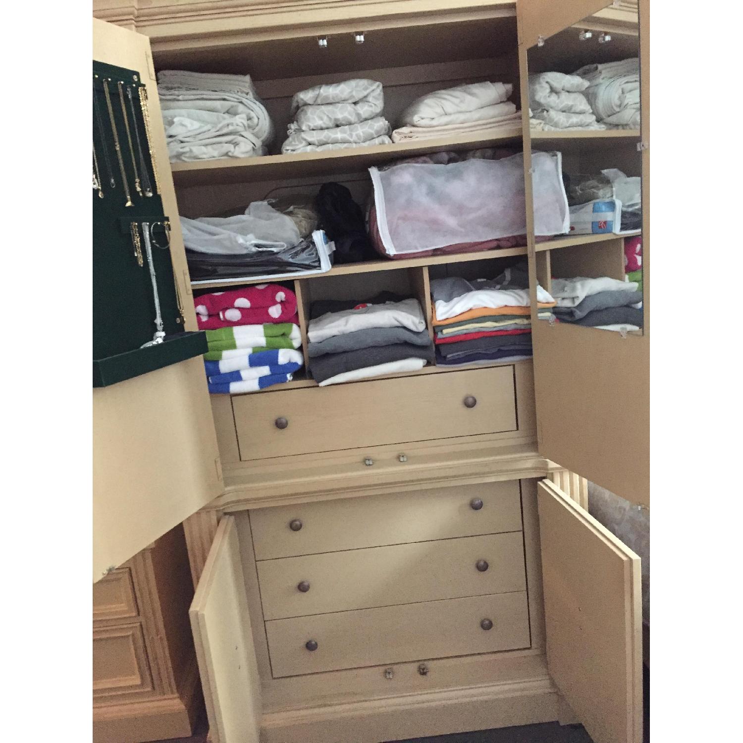 Stanley Furniture 6 Piece Solid Oak Bedroom Set - image-9