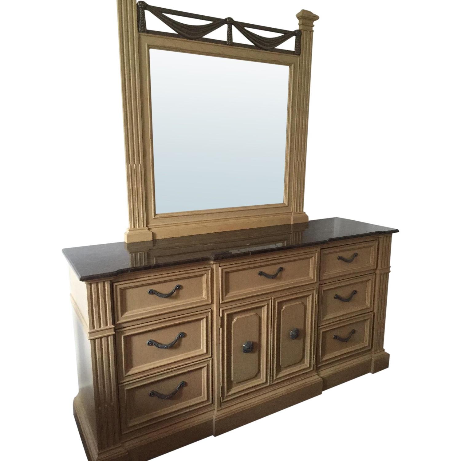 Stanley Furniture 6 Piece Solid Oak Bedroom Set - image-10